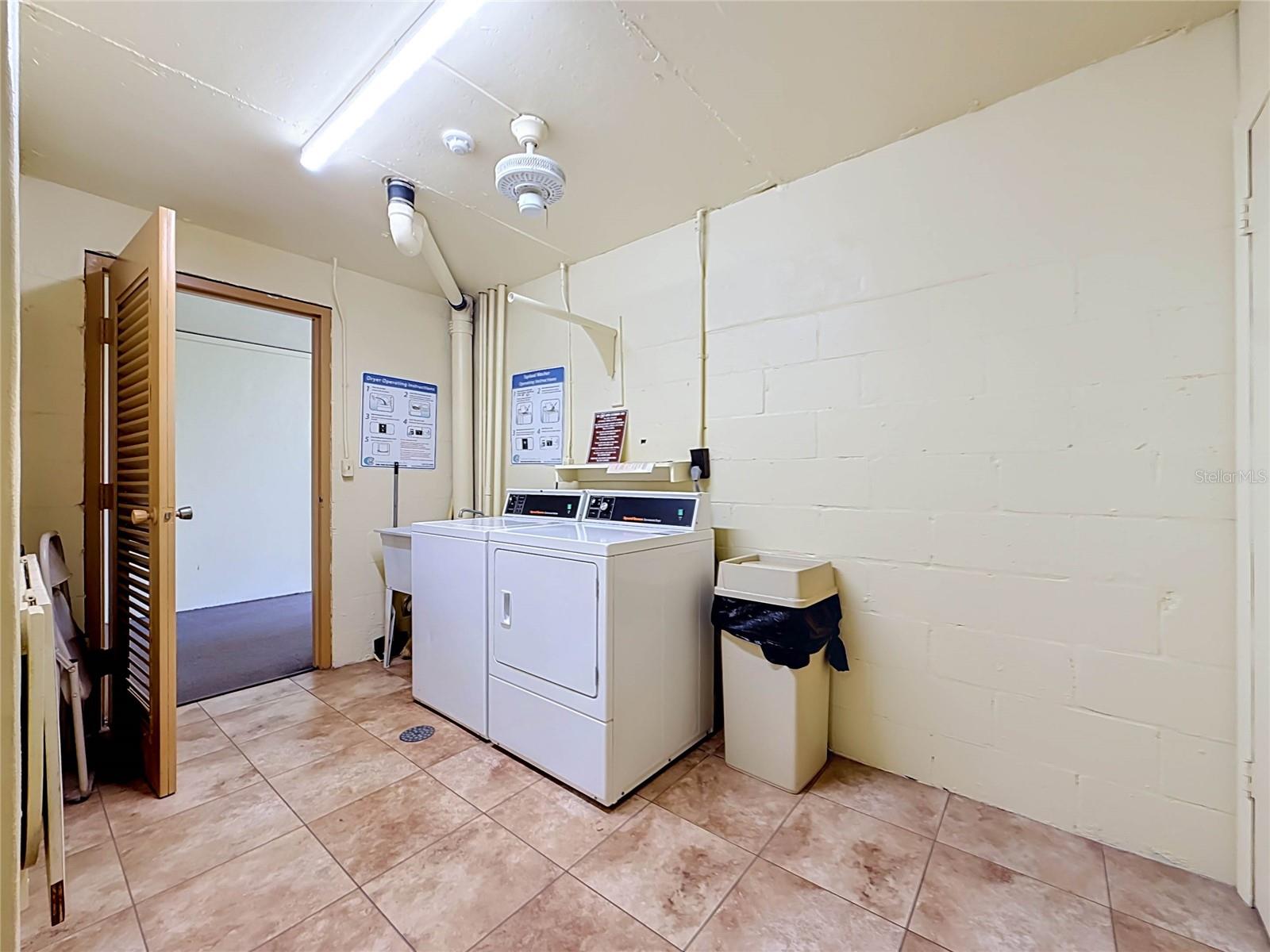 4550 Cove Cir #502 Property Photo 40
