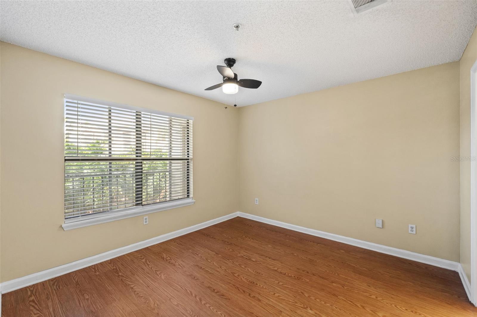 11901 4th St N #5107 Property Photo 4