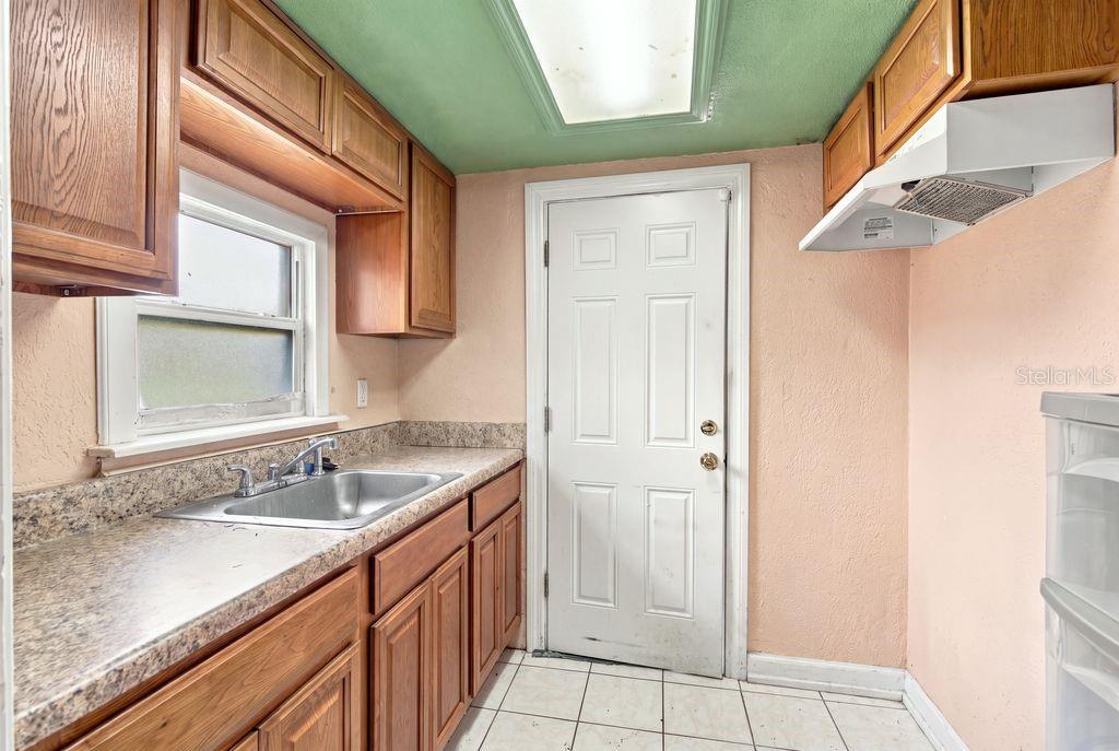 3909 W Powhatan Ave Property Photo 23
