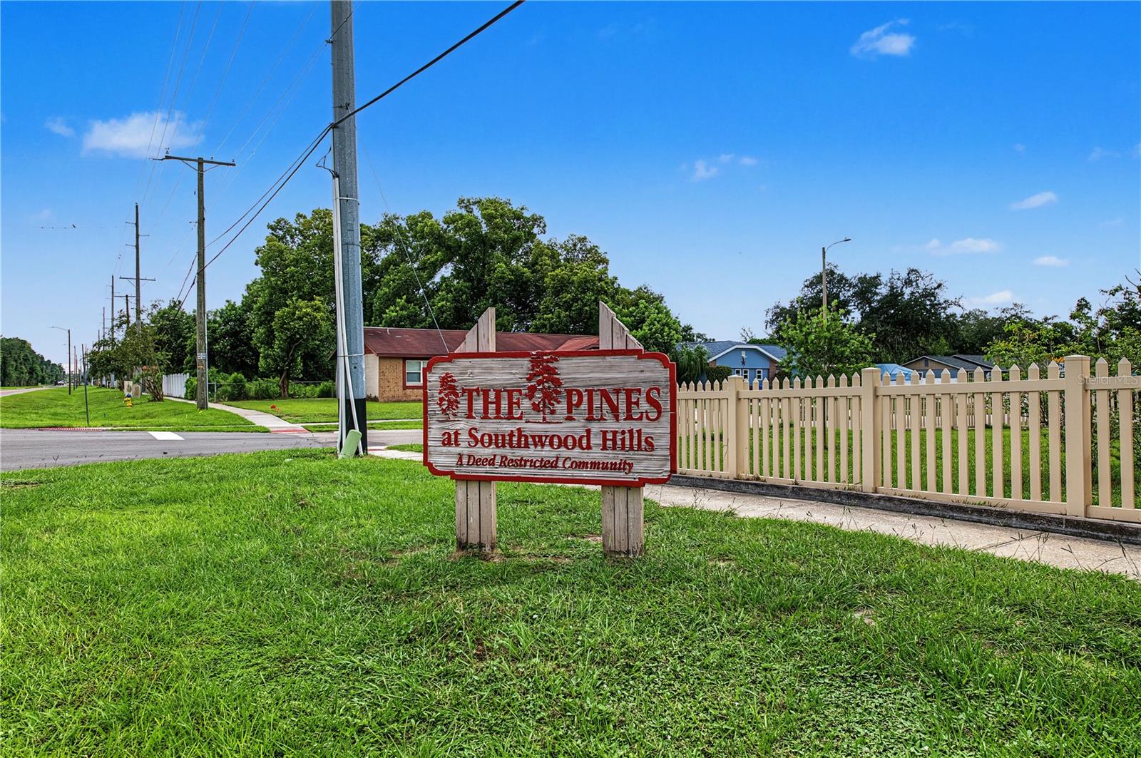3650 Coppertree Cir Property Photo 2
