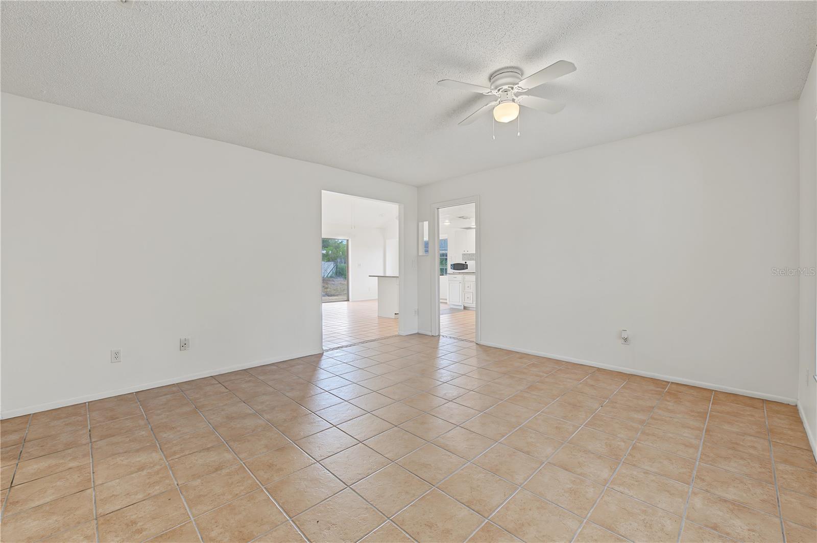 3650 Coppertree Cir Property Photo 6