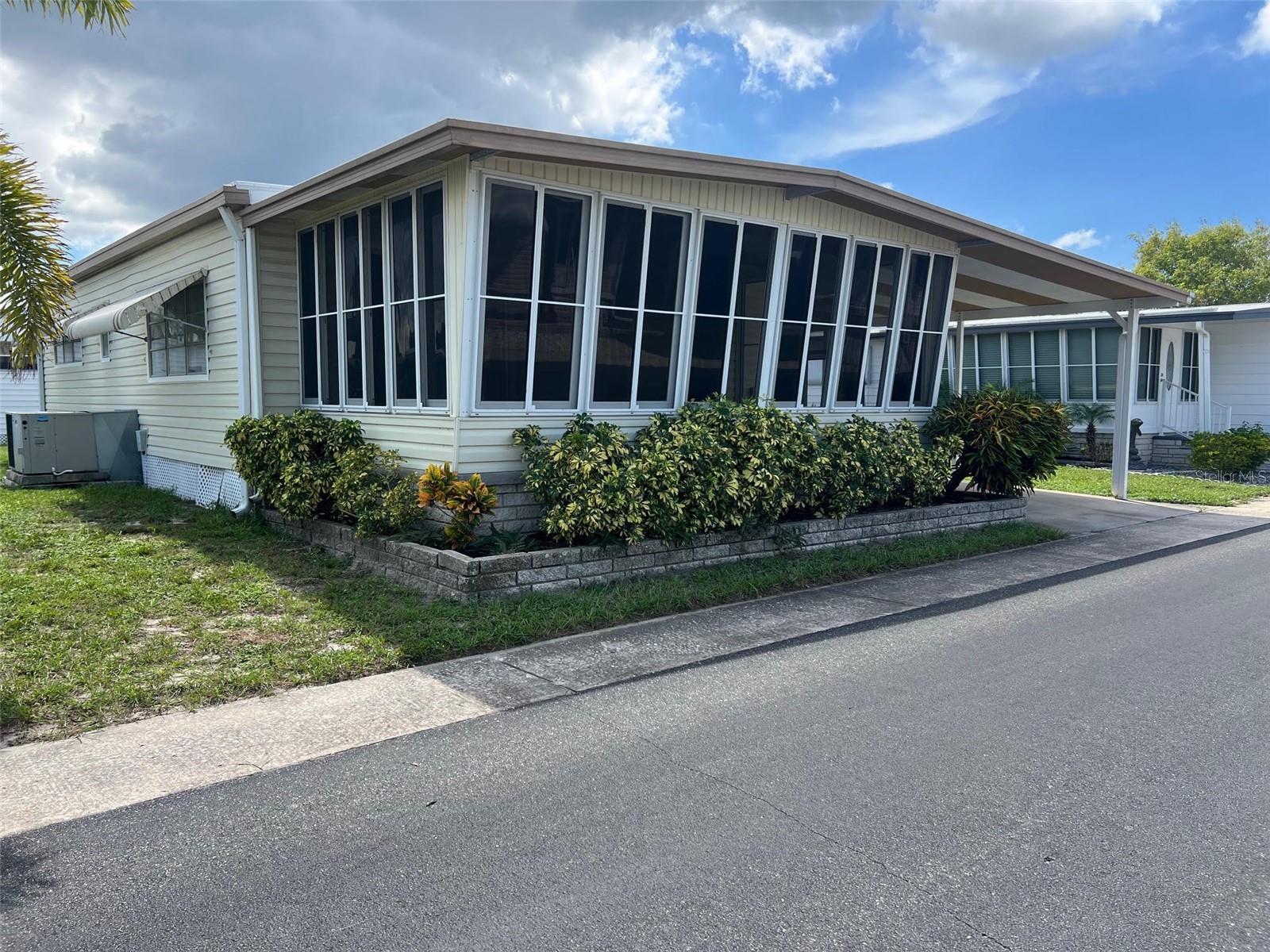19 Pindo Palm St W Property Photo 4