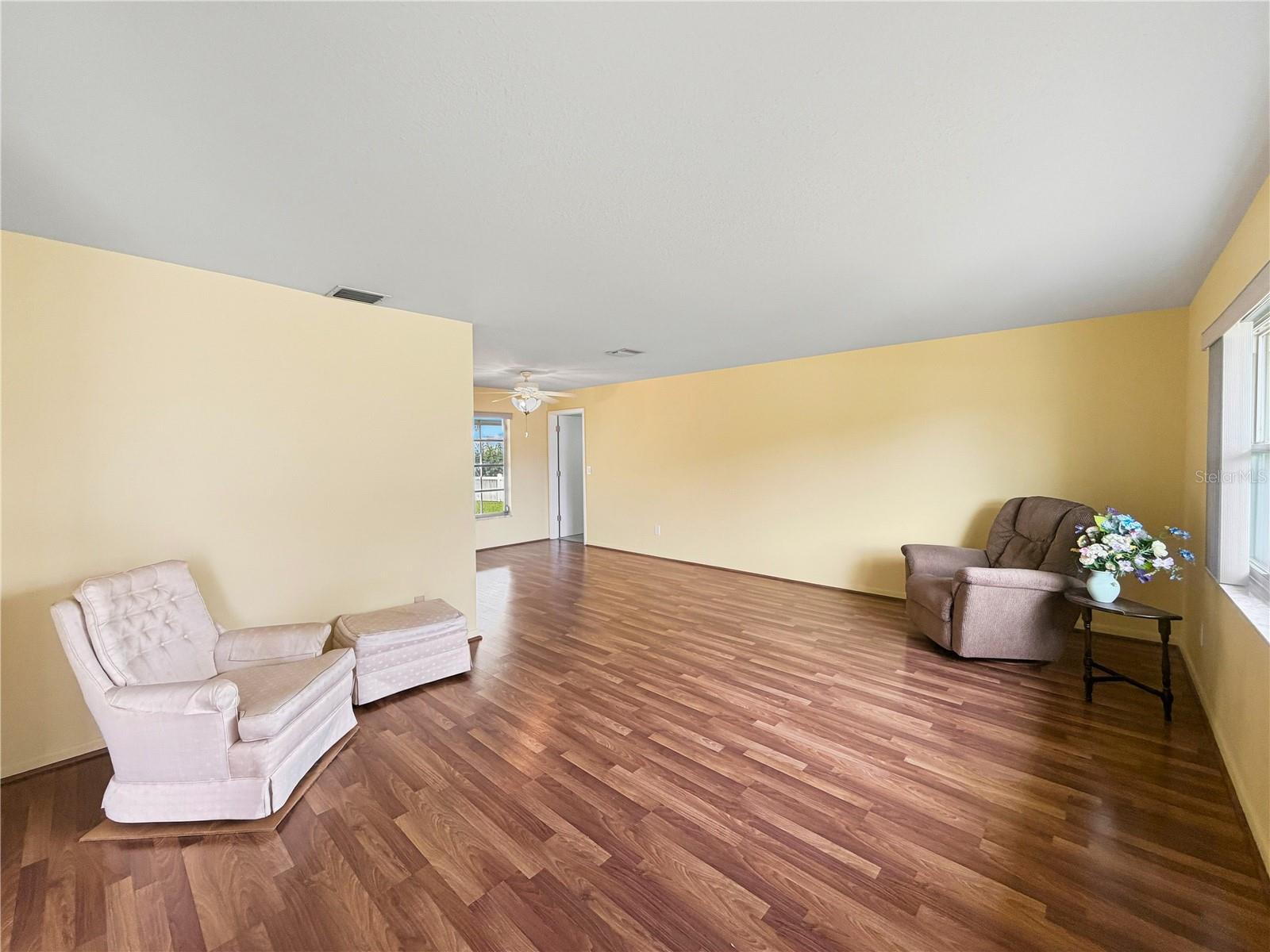 14036 Thacher Ave Property Photo 7