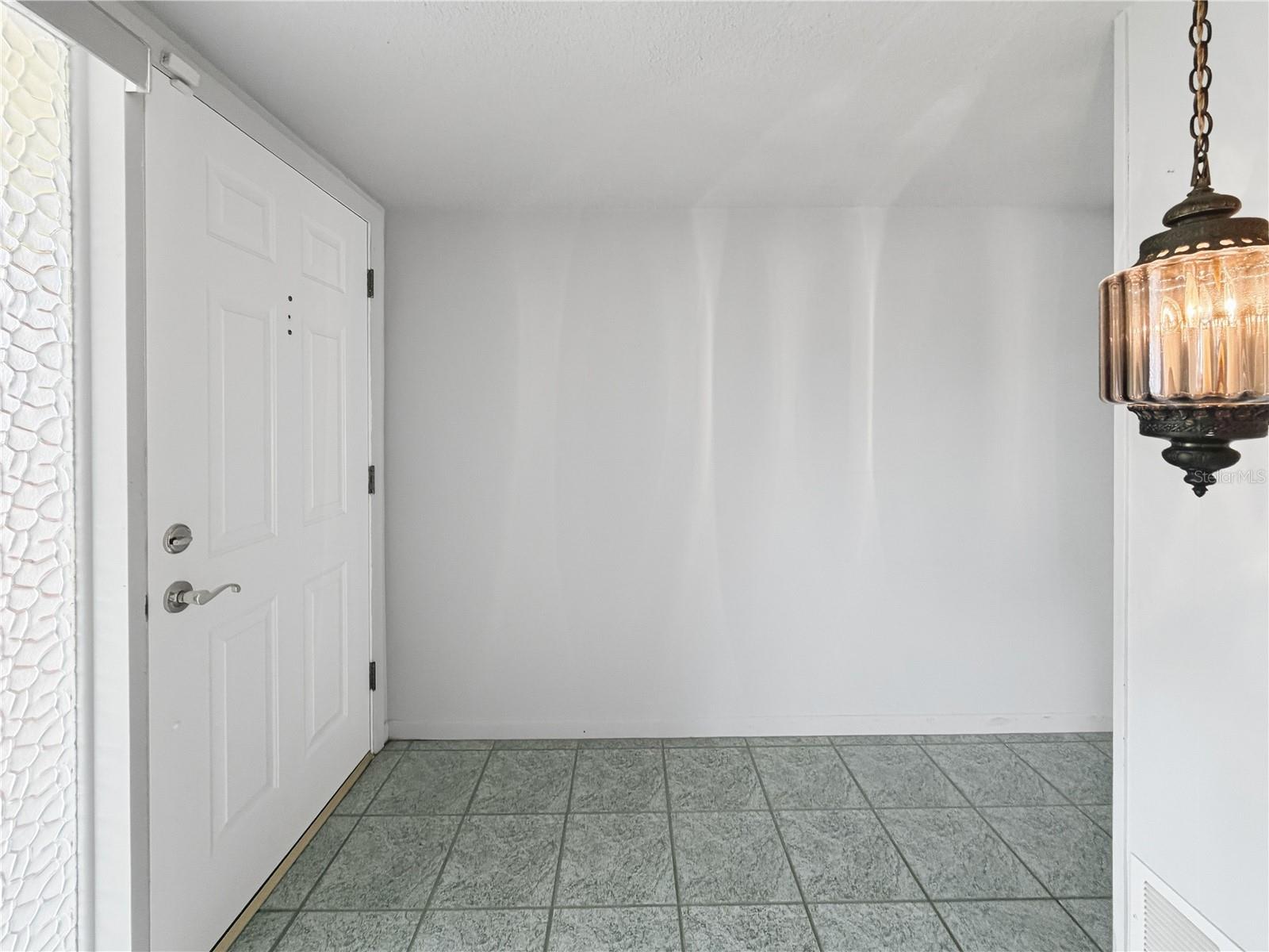 14036 Thacher Ave Property Photo 8