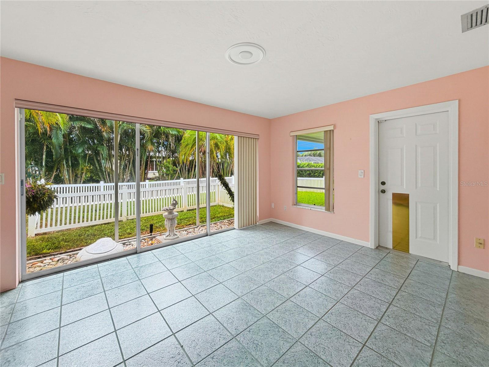 14036 Thacher Ave Property Photo 12