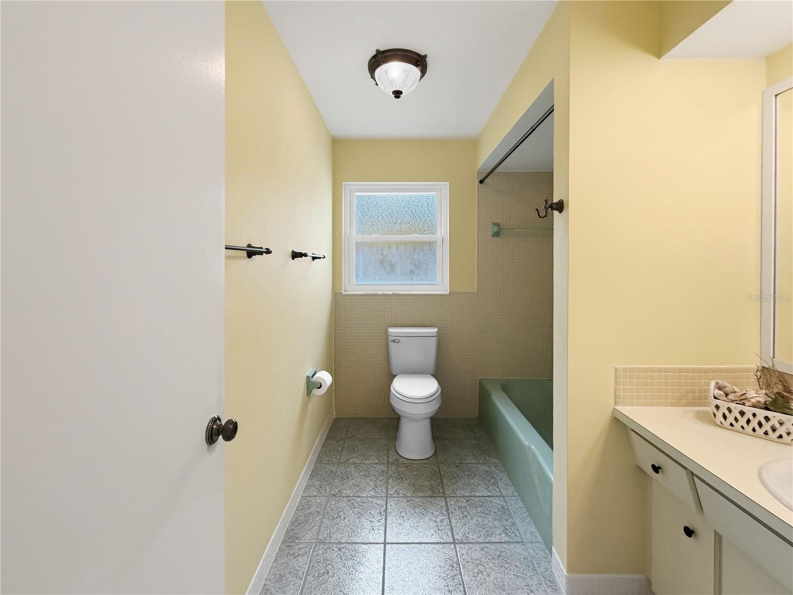 14036 Thacher Ave Property Photo 26