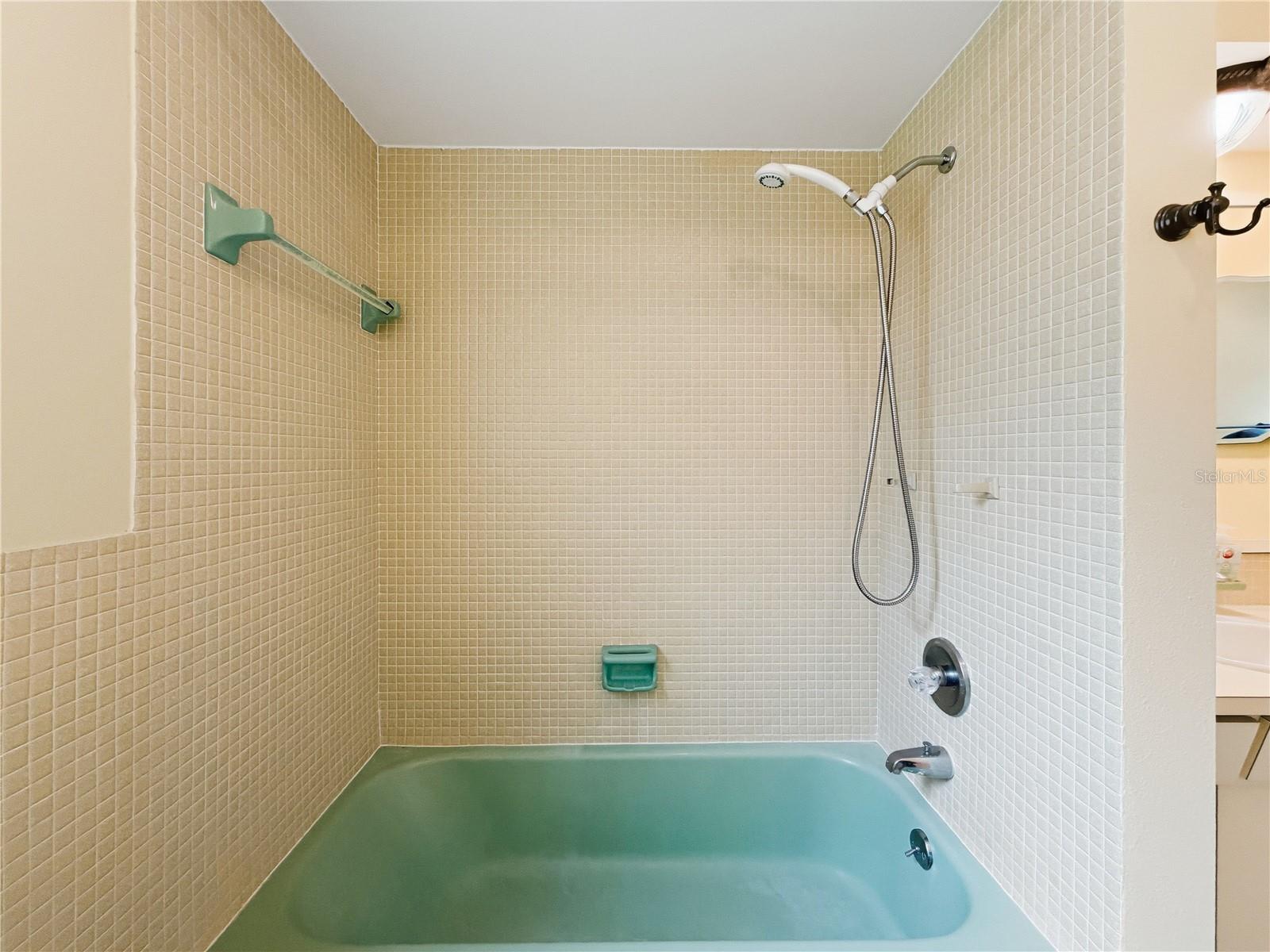 14036 Thacher Ave Property Photo 27