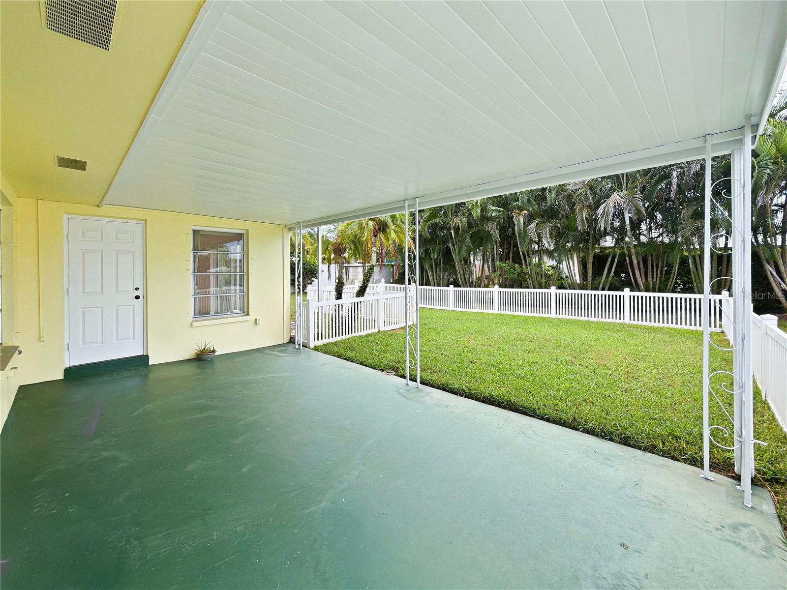 14036 Thacher Ave Property Photo 28