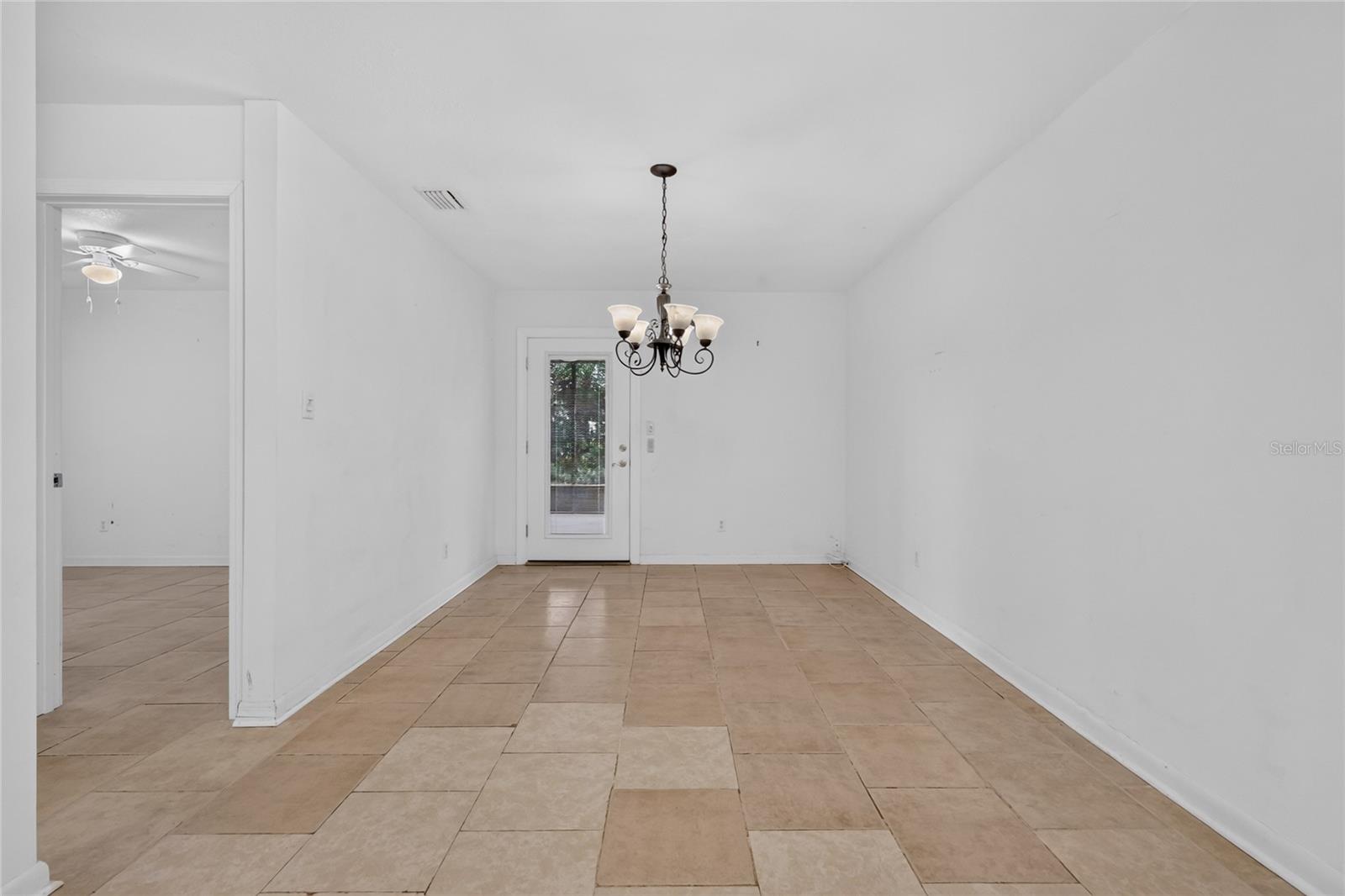 2614 Marshall Ave Property Photo 5