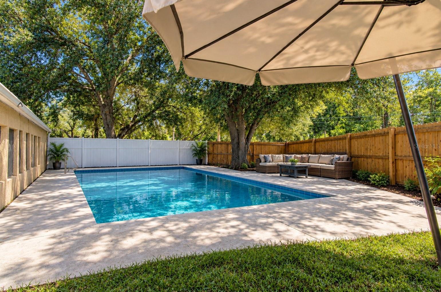 12408 N Boulevard Property Photo 2