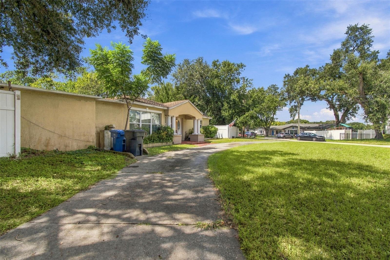 12408 N Boulevard Property Photo 4