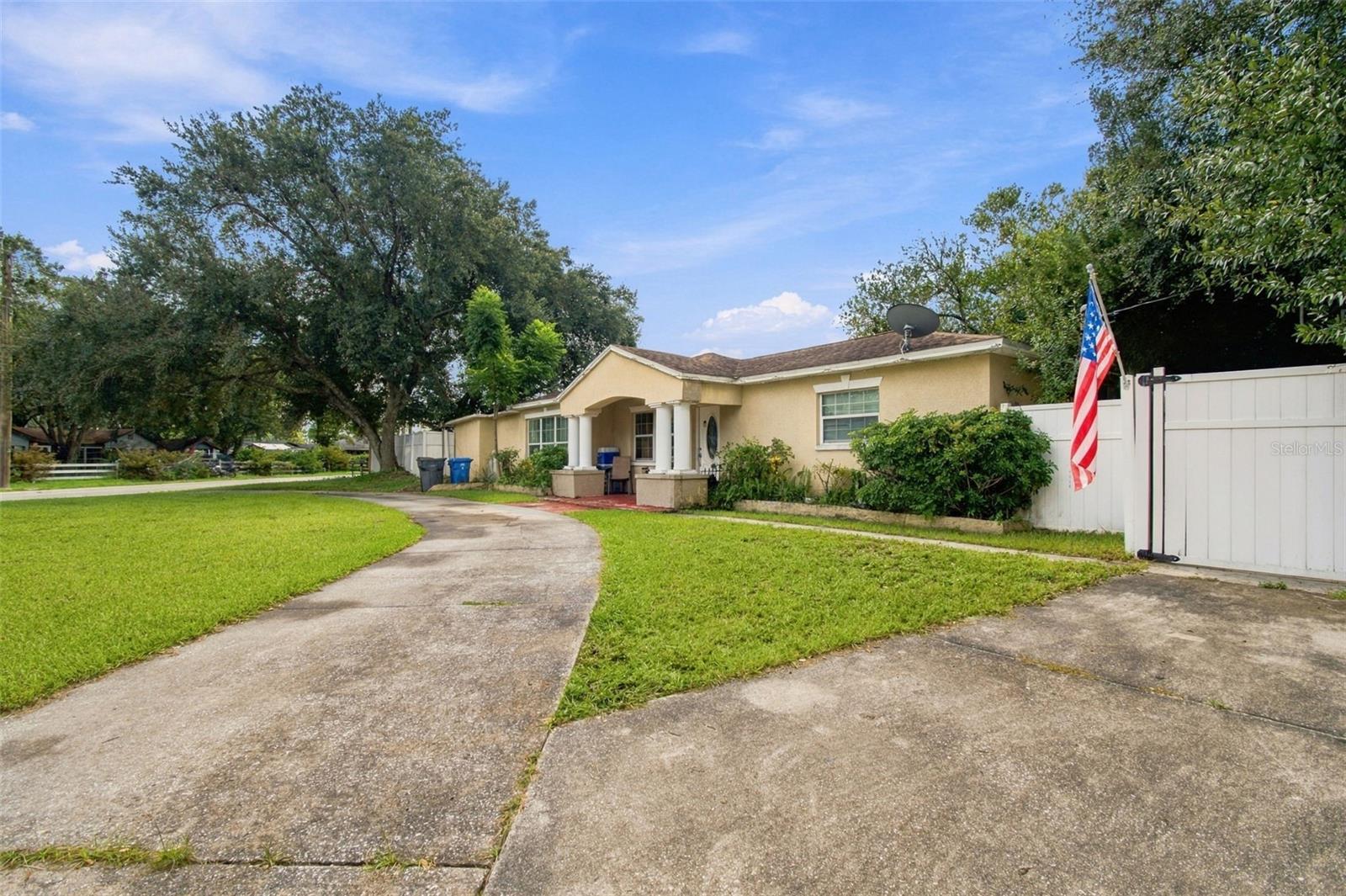 12408 N Boulevard Property Photo 5