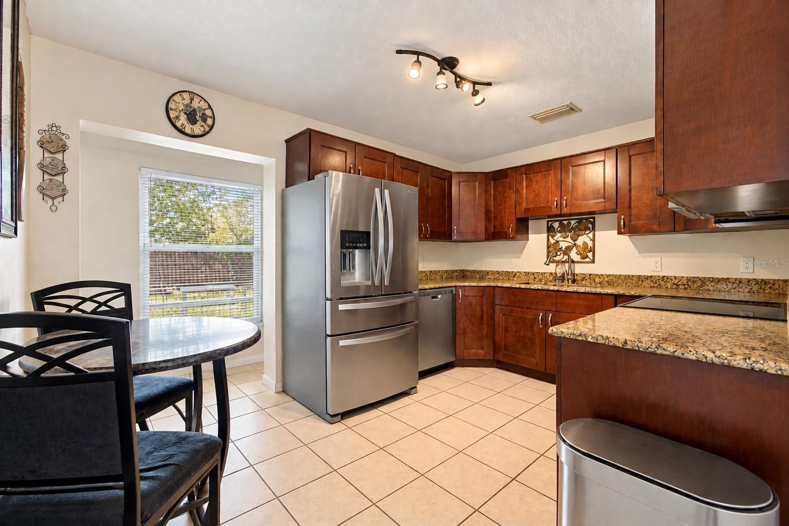 12408 N Boulevard Property Photo 11