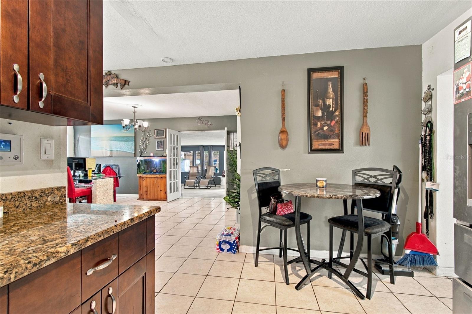 12408 N Boulevard Property Photo 14