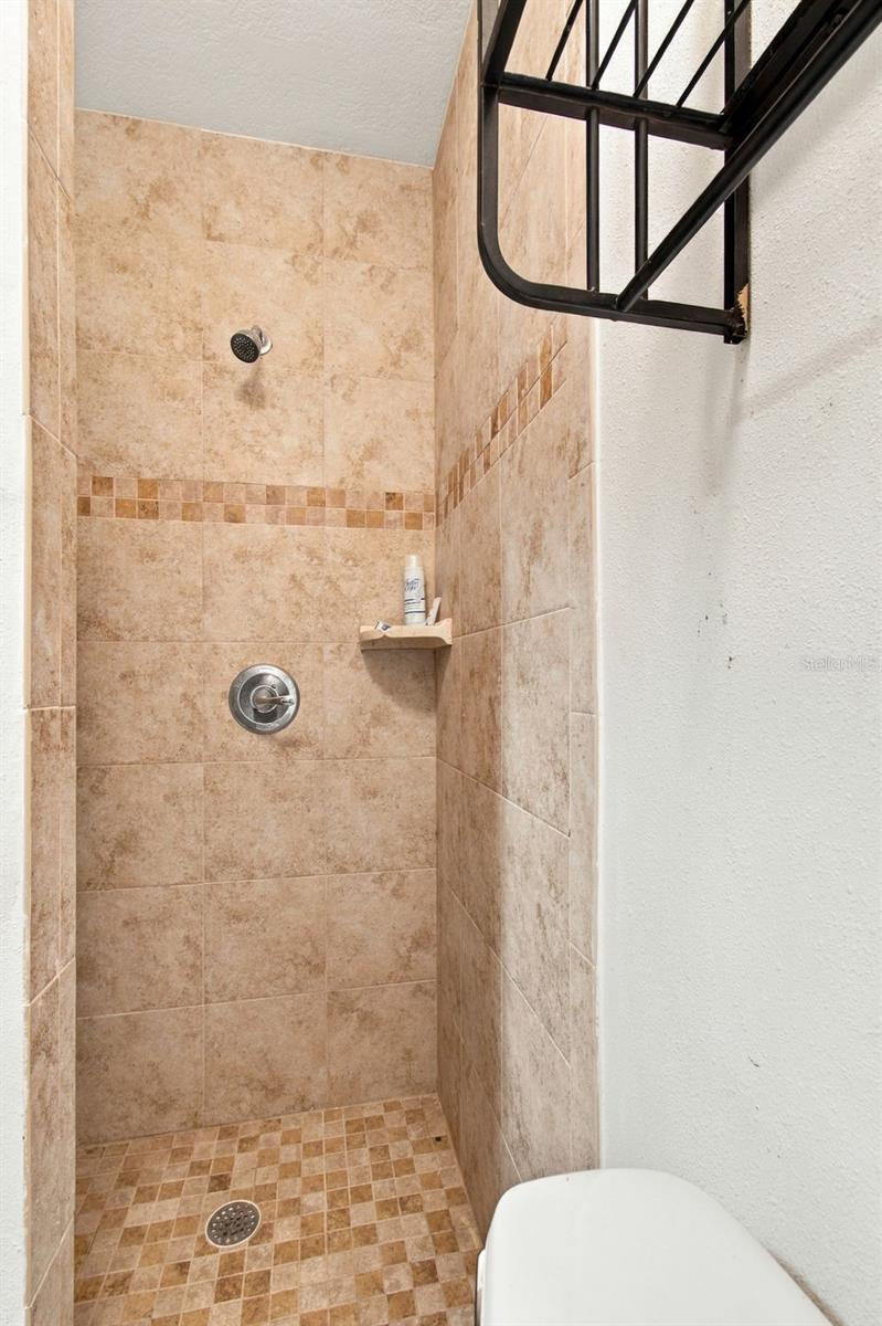 12408 N Boulevard Property Photo 21