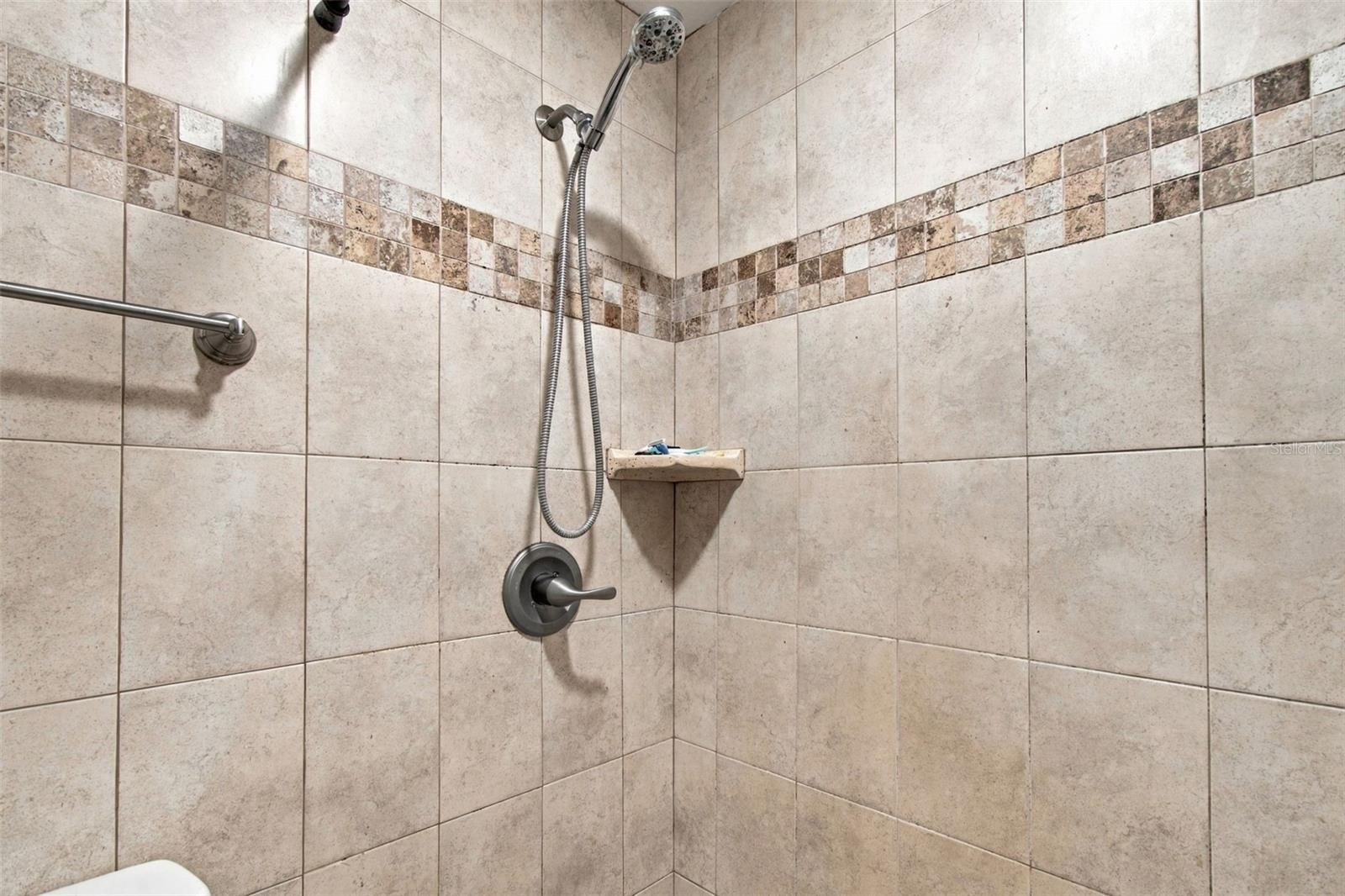12408 N Boulevard Property Photo 26