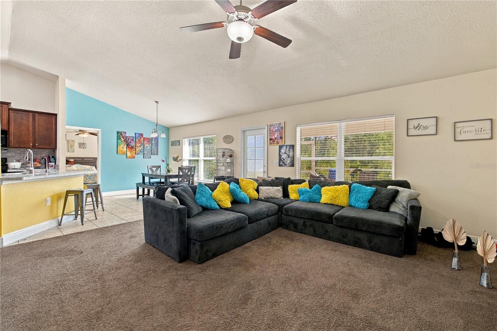 1822 Yoakum St Property Photo 3