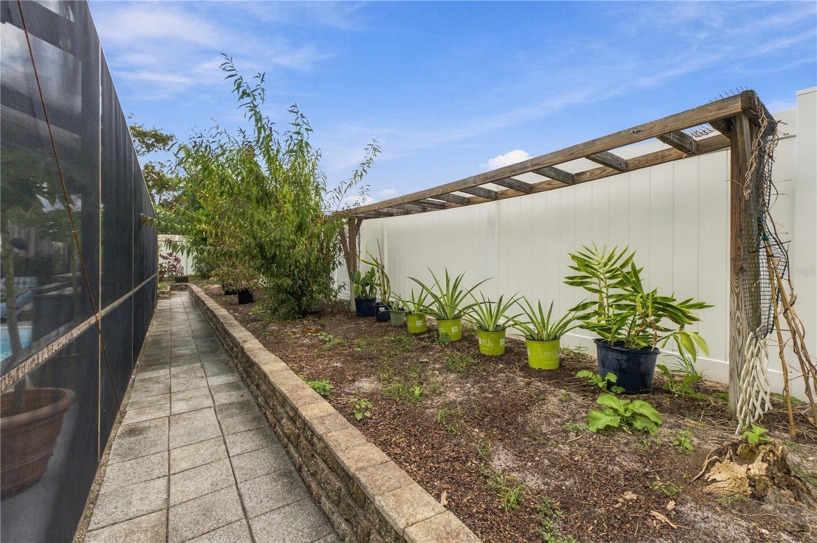 10270 Brentlawn St Property Photo 8