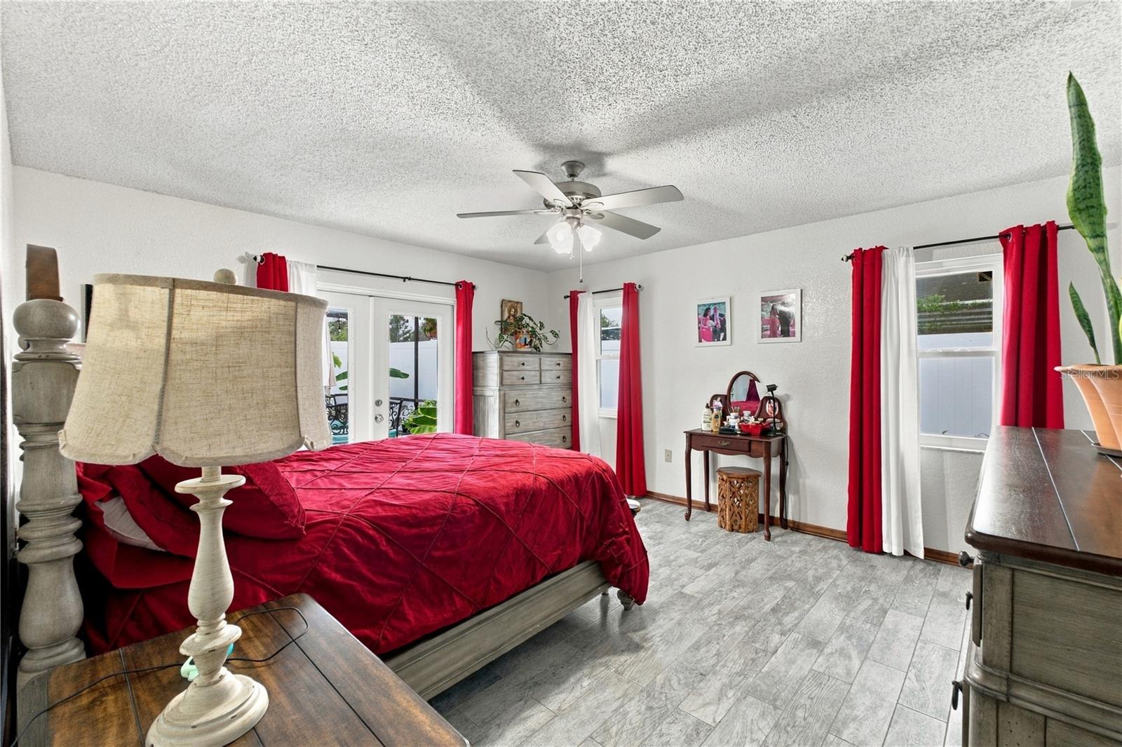 10270 Brentlawn St Property Photo 15