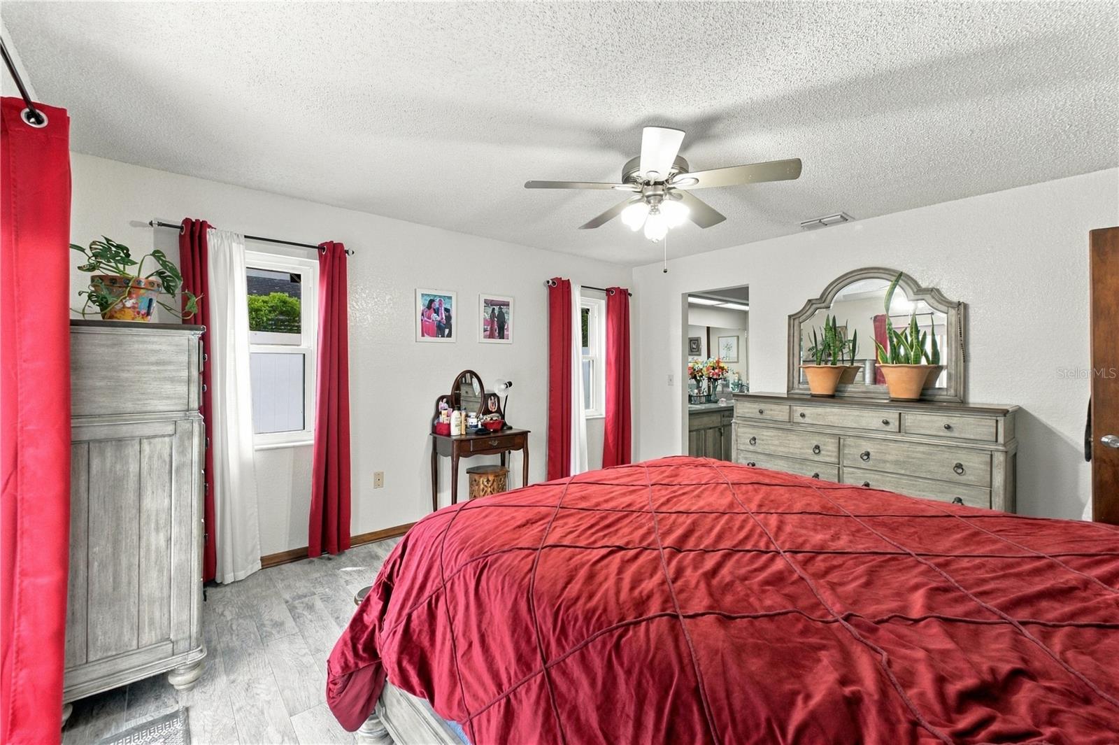10270 Brentlawn St Property Photo 16