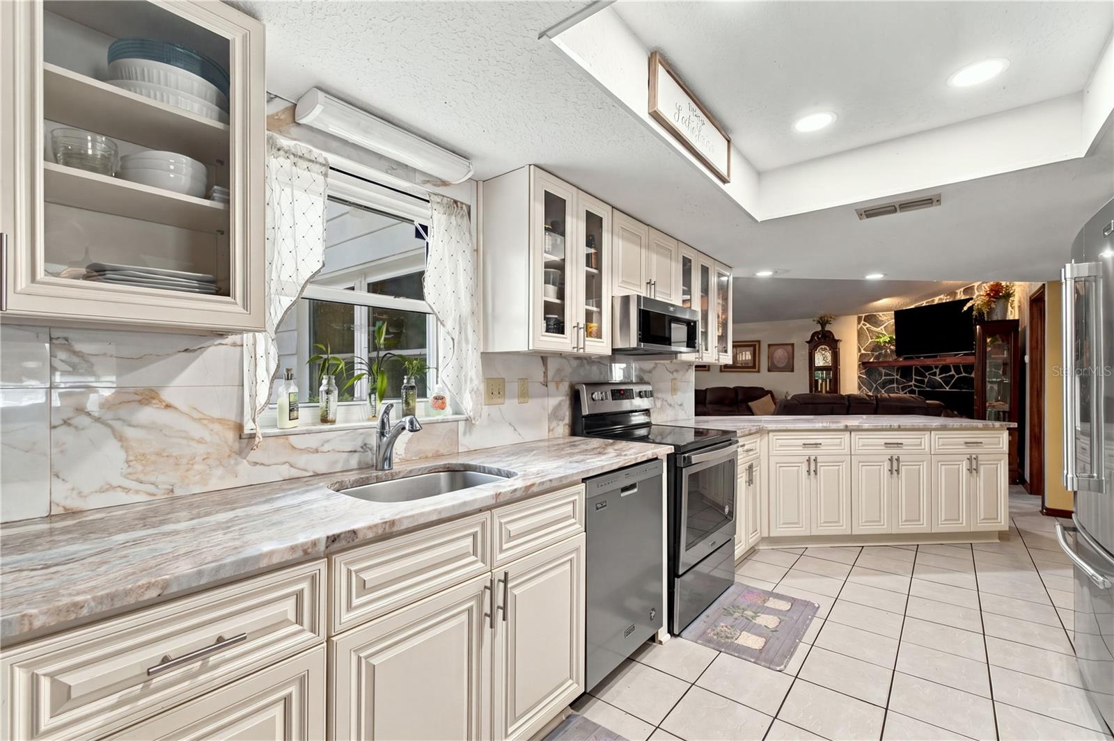 10270 Brentlawn St Property Photo 29