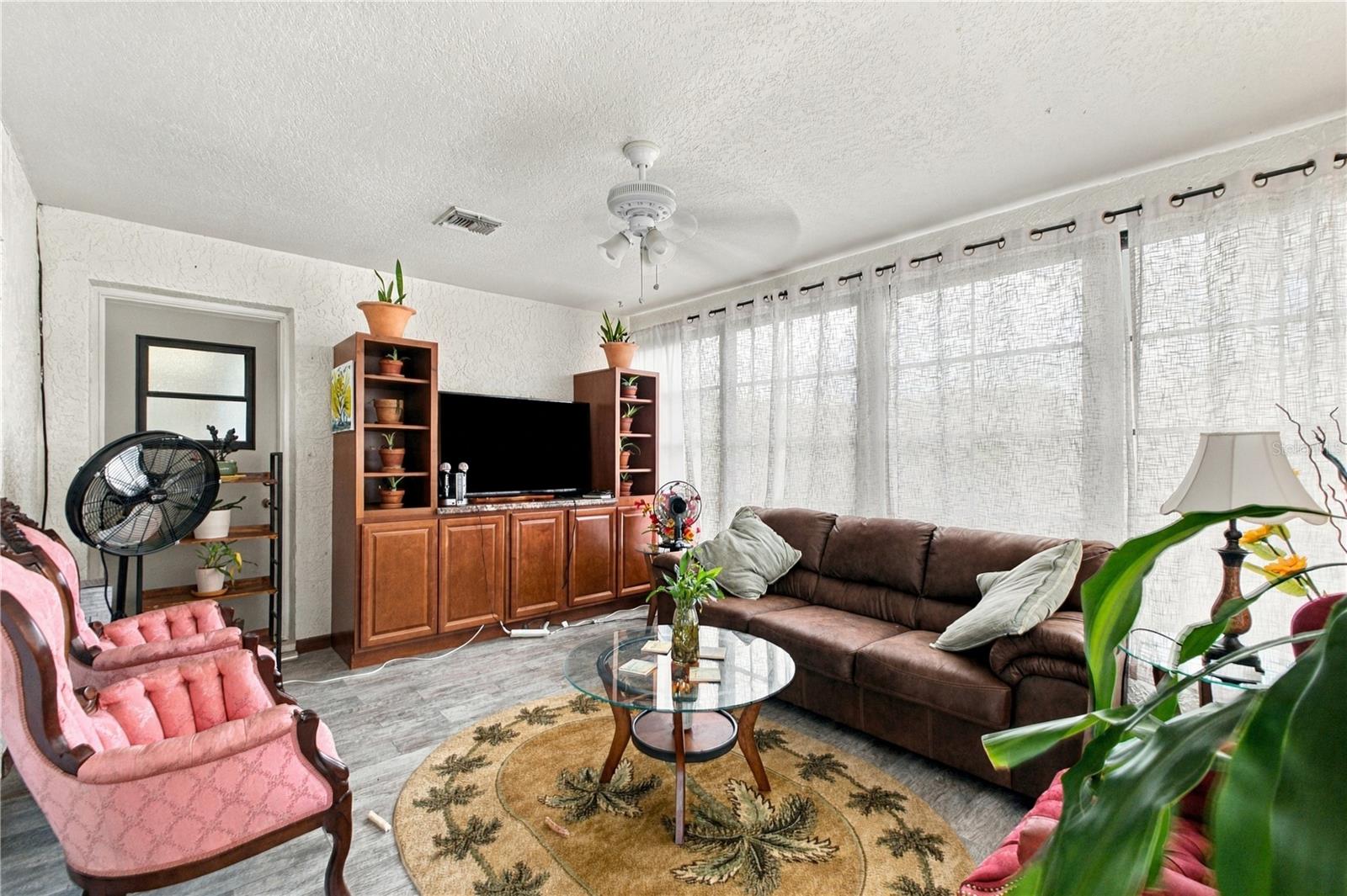10270 Brentlawn St Property Photo 33