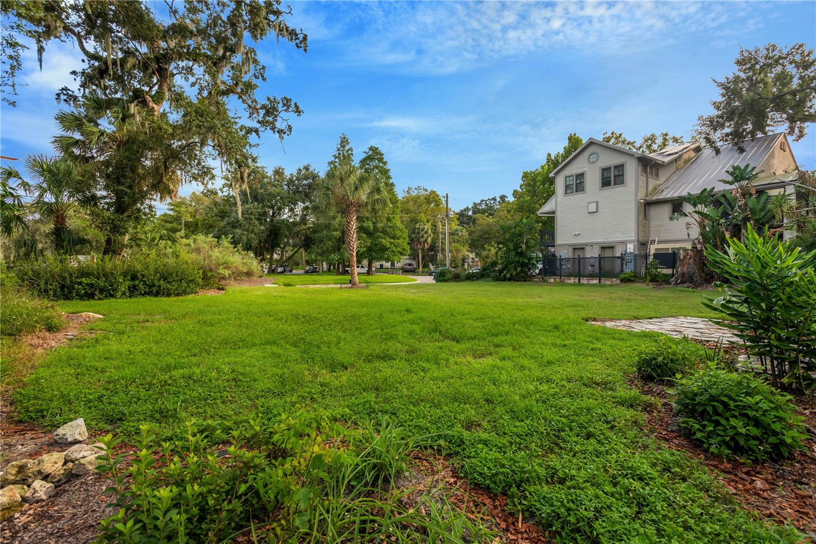 1214 E Park Cir Property Photo 11