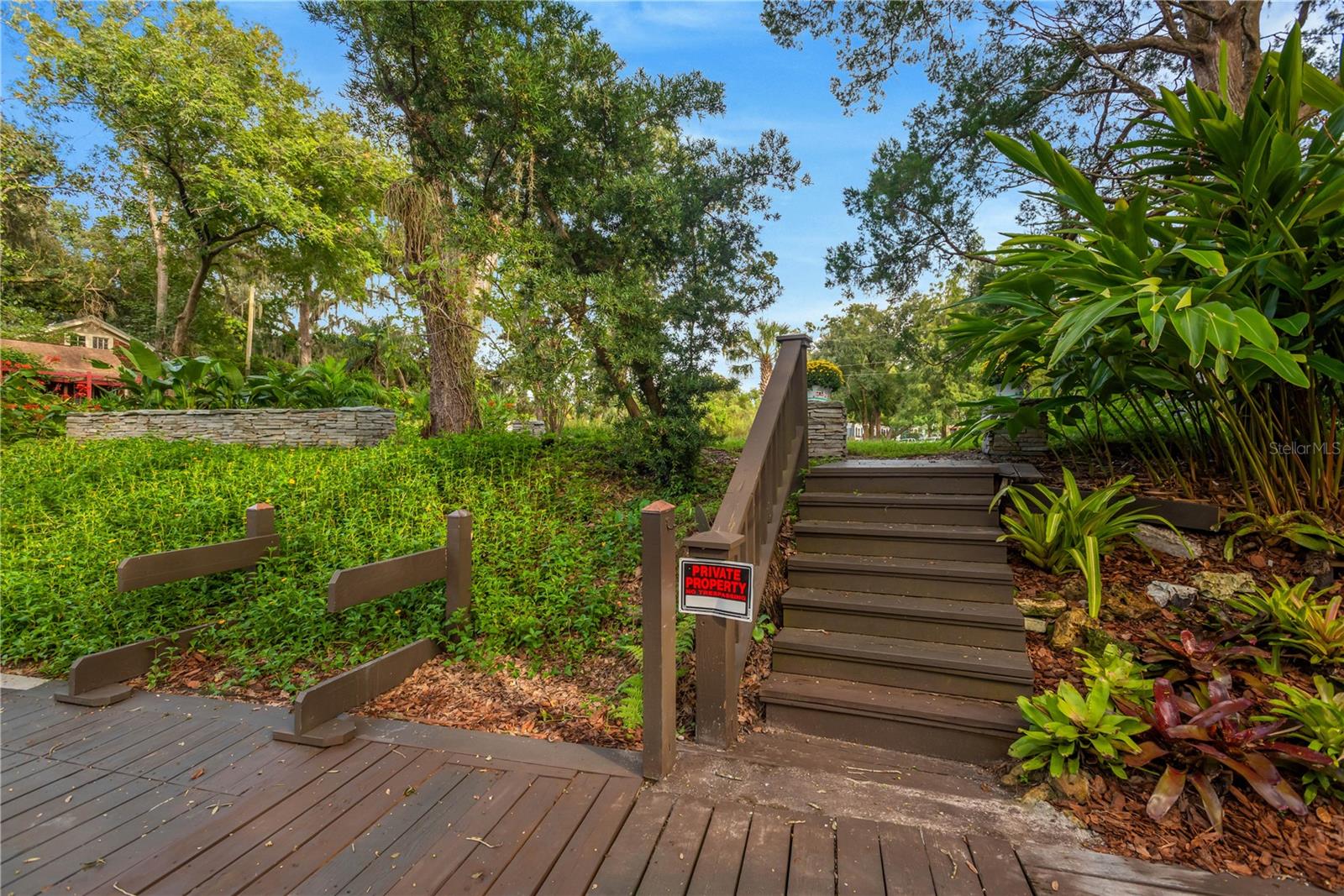1214 E Park Cir Property Photo 18