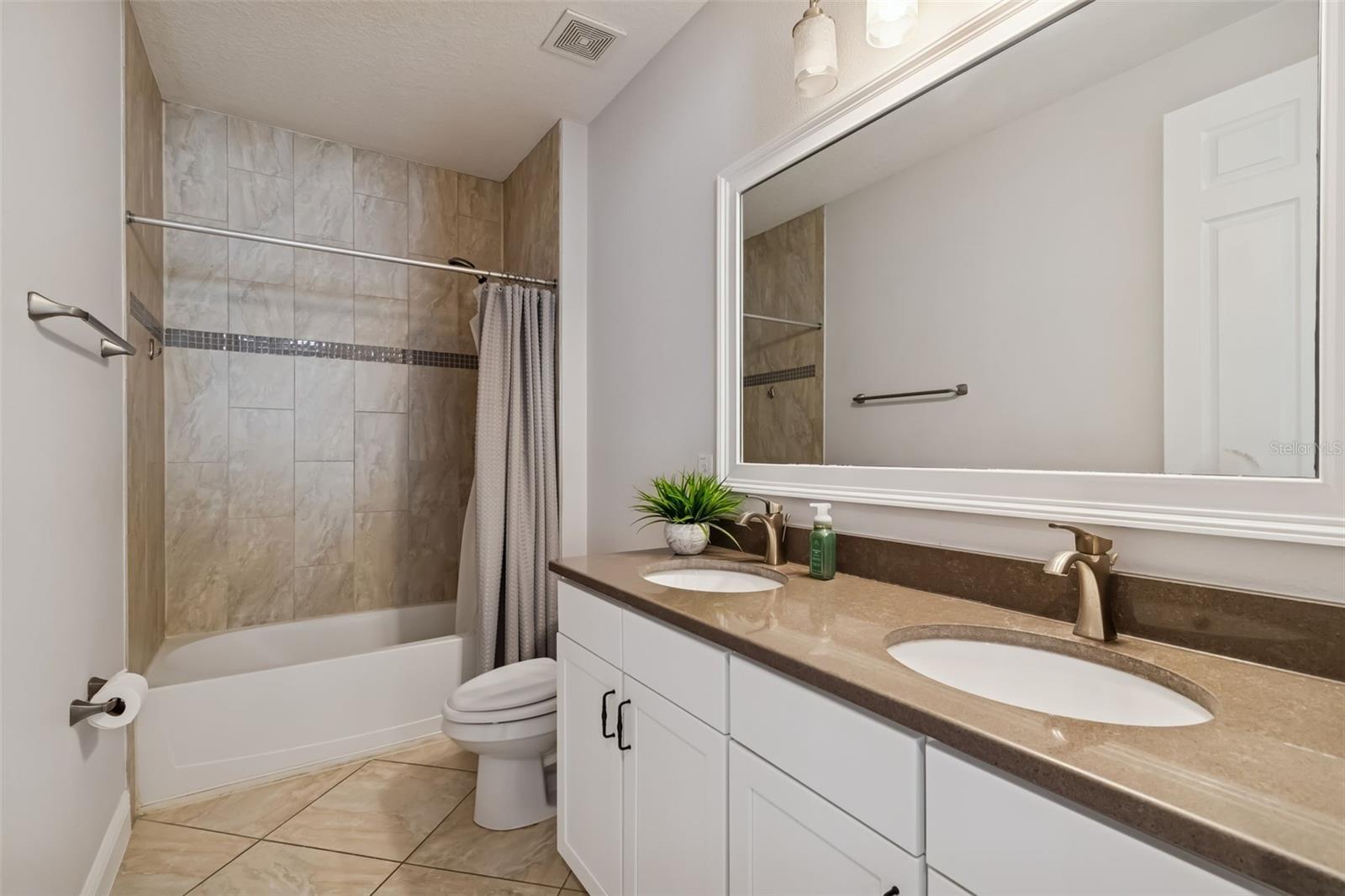 3610 E Clark Cir Property Photo 44