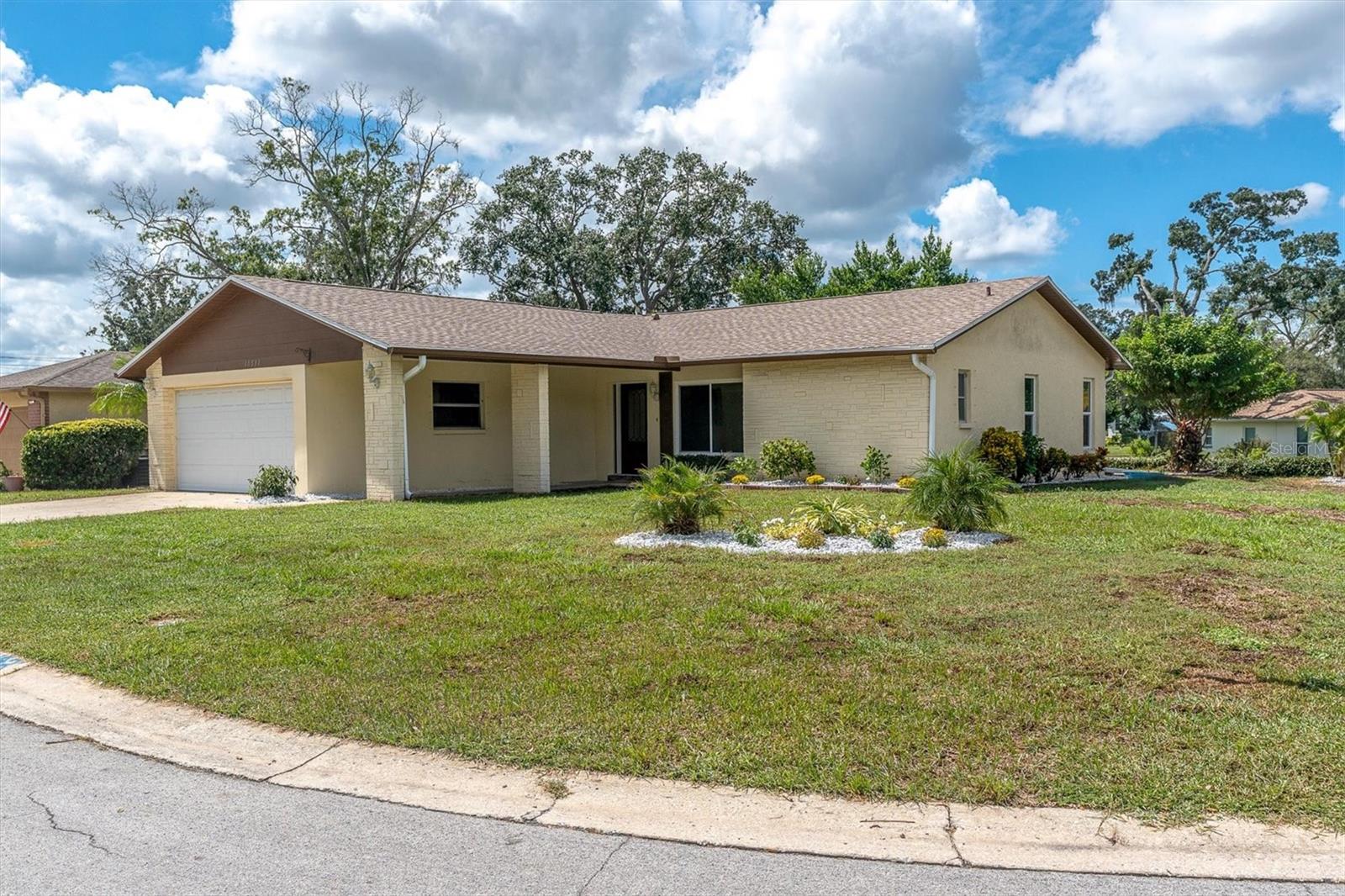 10531 Meadow Hill Dr Property Photo 1
