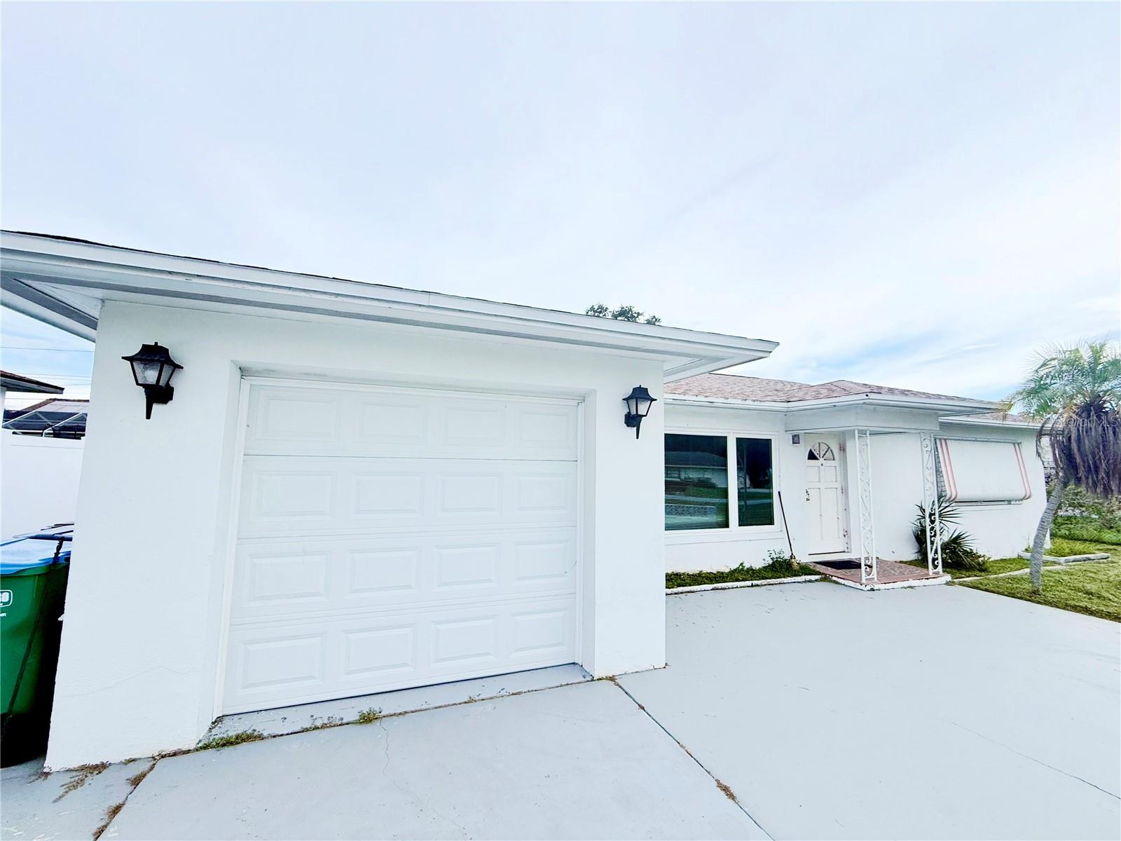 10613 LAKE VISTA DR Property Photo 1
