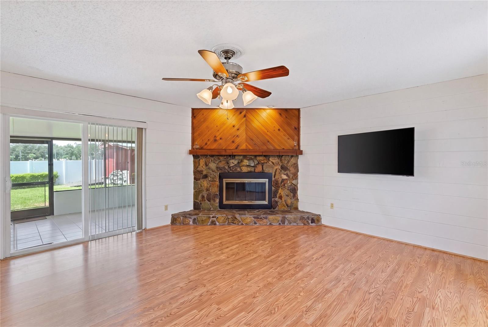 1105 Lenna Ave Property Photo 3