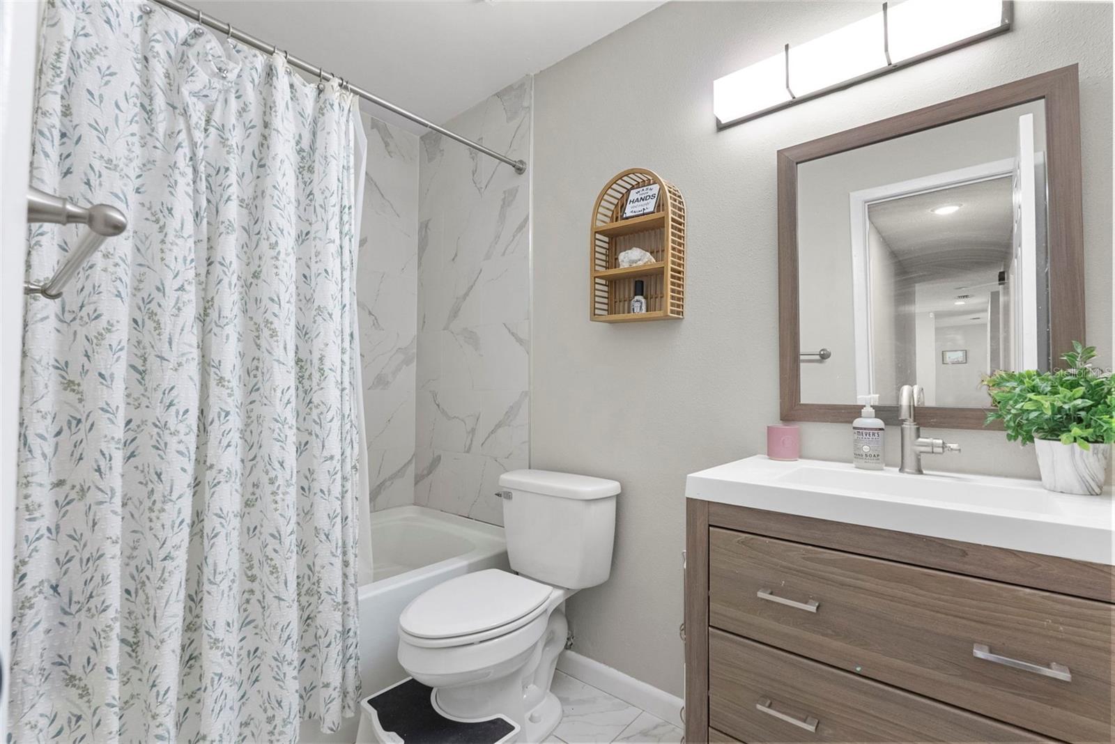 4010 Braesgate Ln Property Photo 18