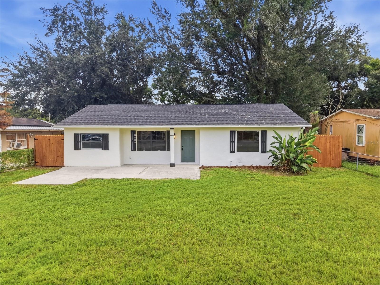1049 Edith Ave Property Photo 1