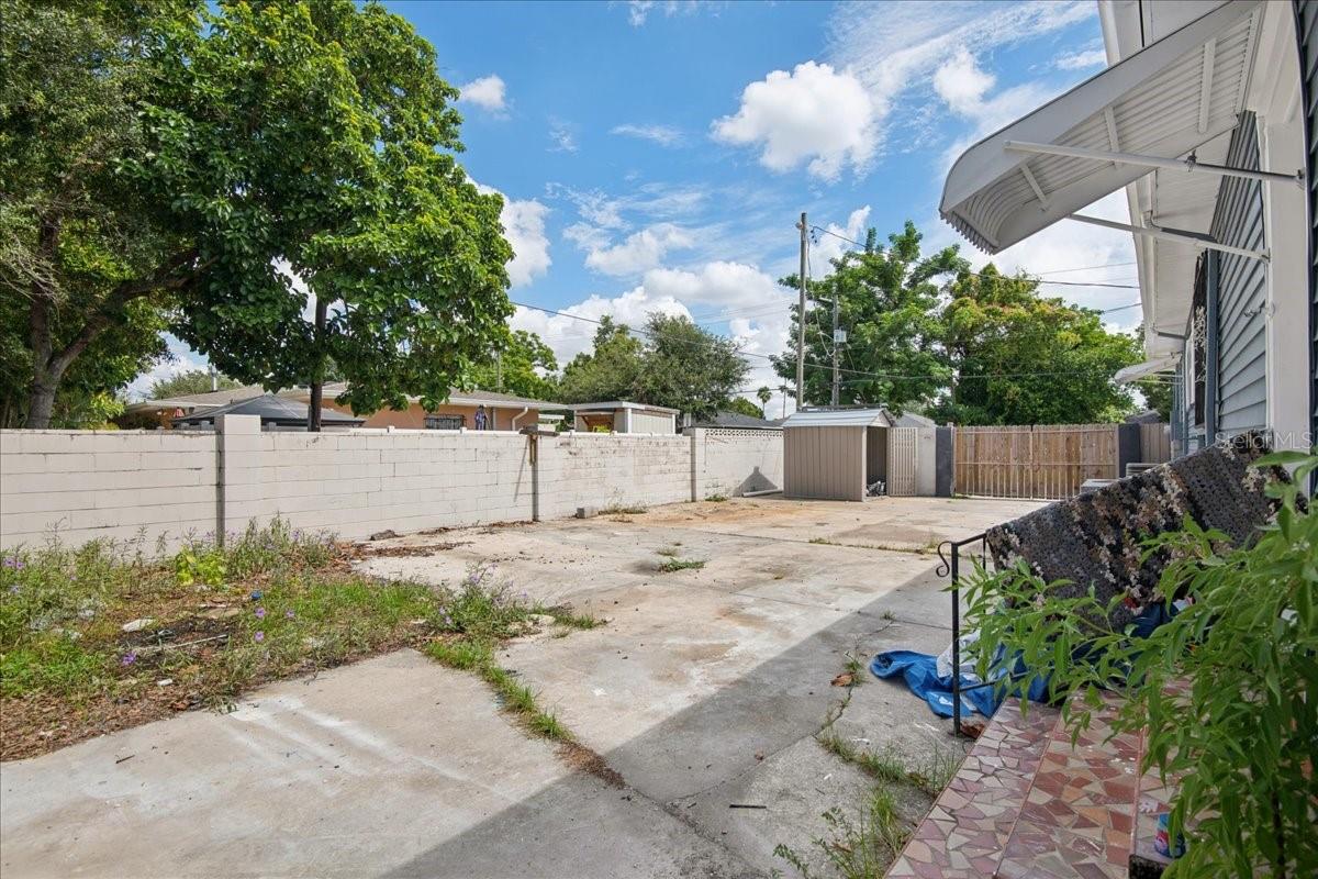 3001 W Chestnut St Property Photo 24