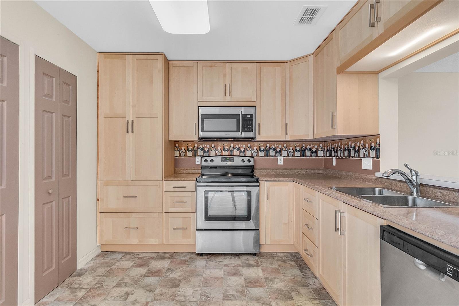 906 Tillery Way #107 Property Photo 11