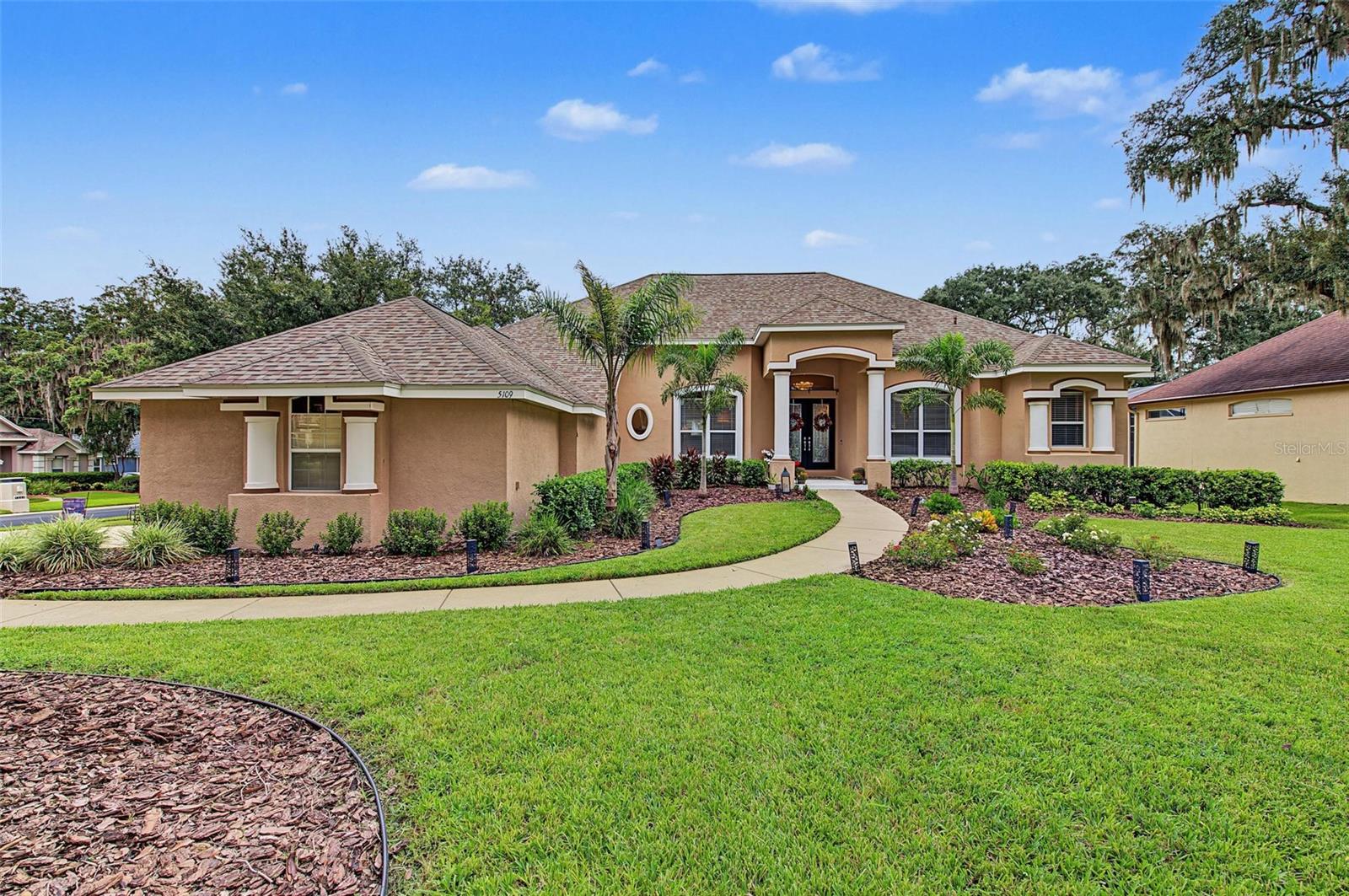 5109 Sylvan Oaks Dr Property Photo 2