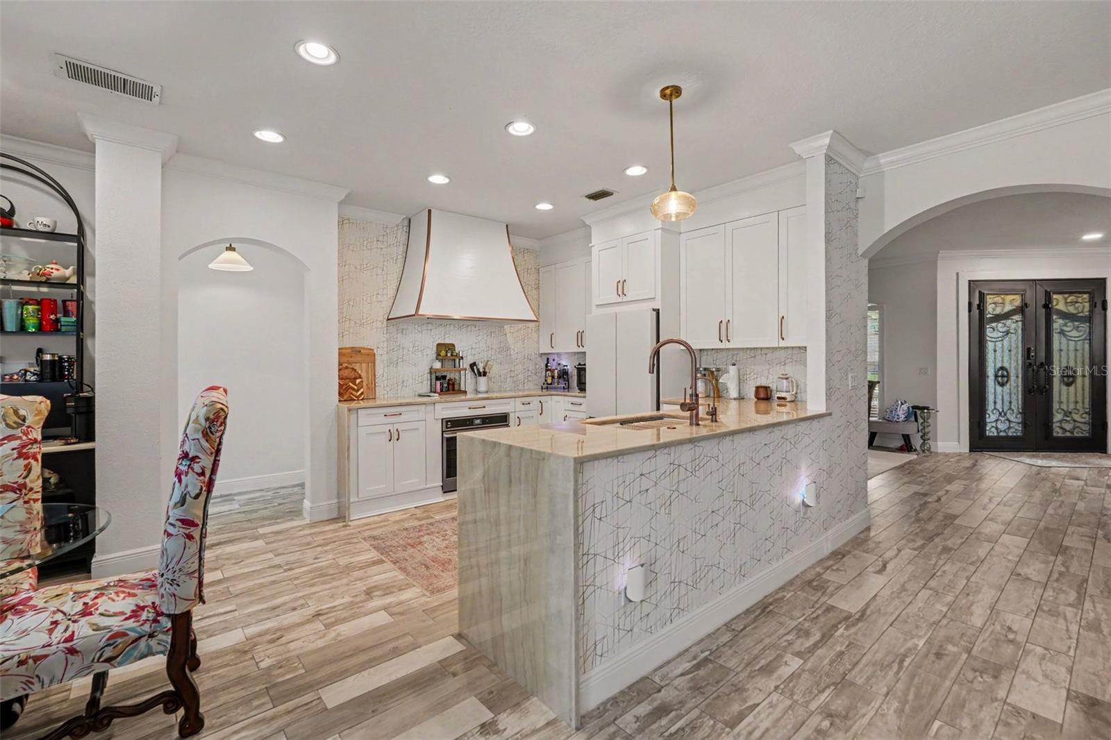 TB8551842 Property Photo 10