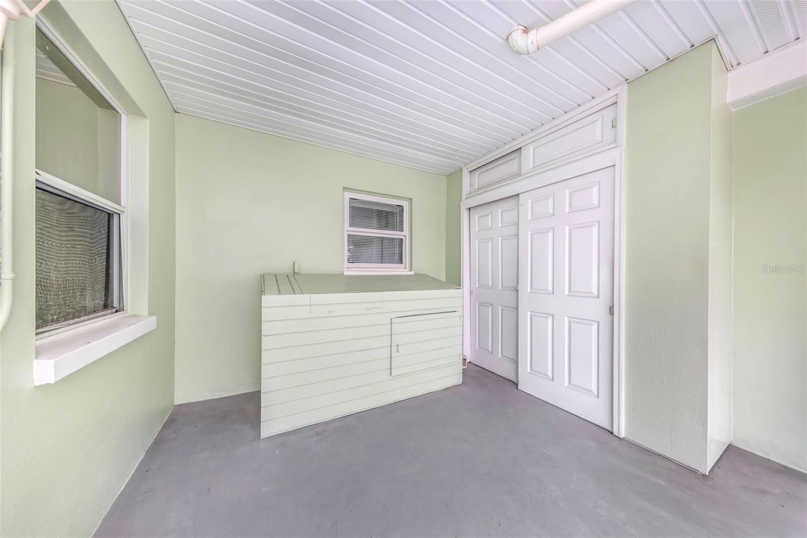 165 Sky Loch Dr E Property Photo 5
