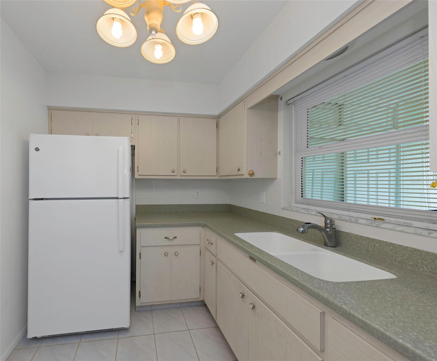 165 Sky Loch Dr E Property Photo 12