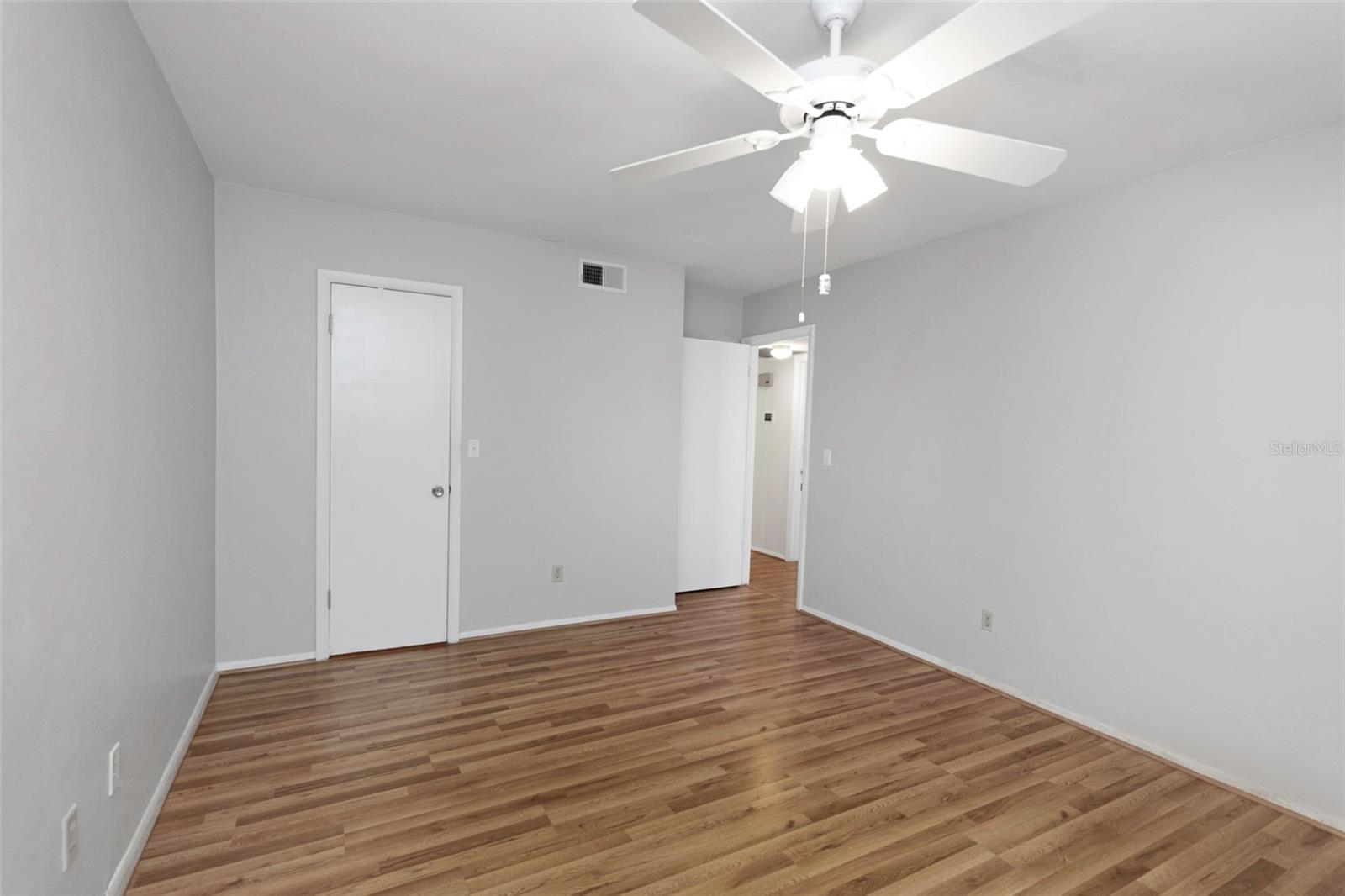 165 Sky Loch Dr E Property Photo 17