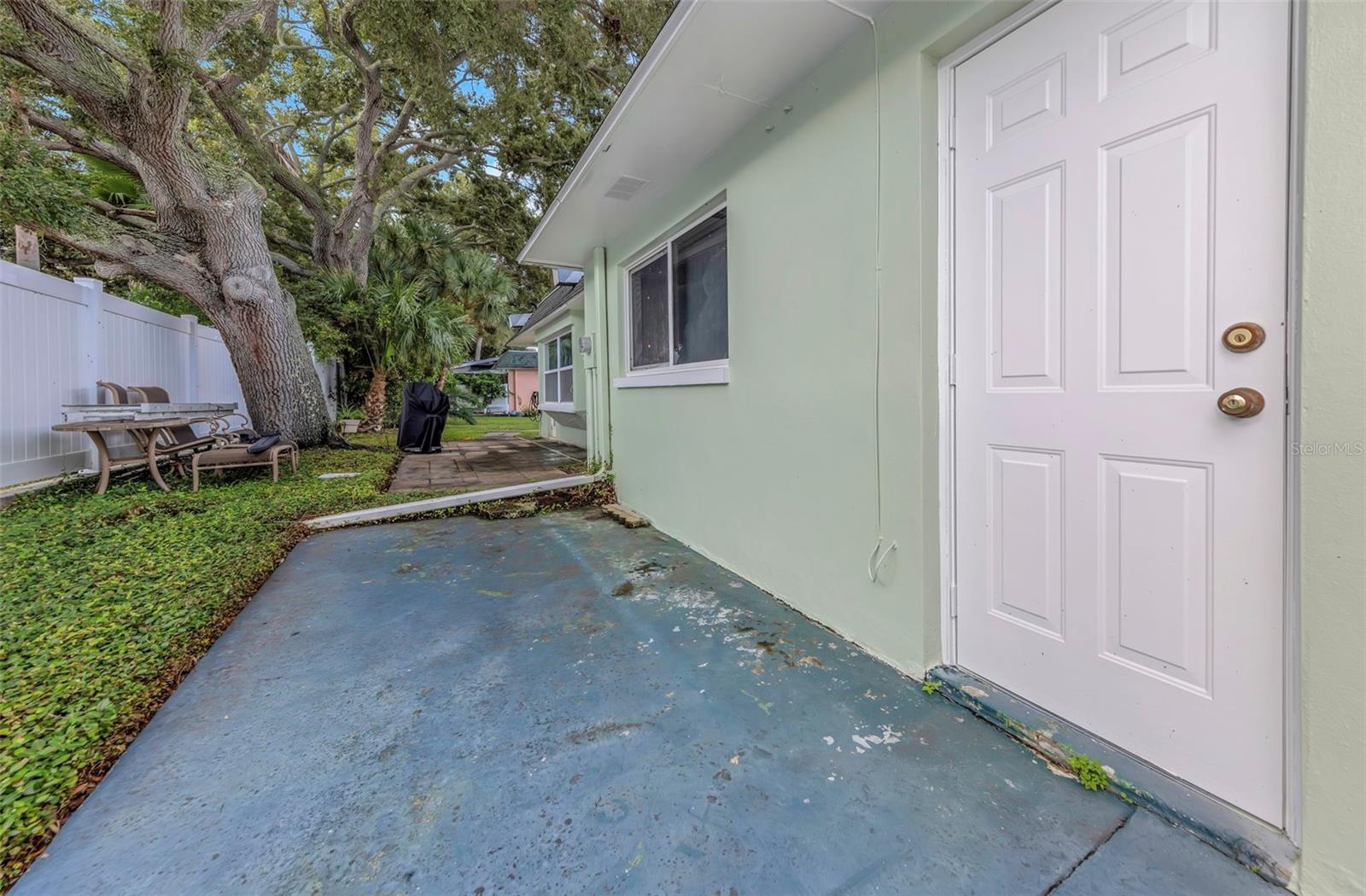 165 Sky Loch Dr E Property Photo 27