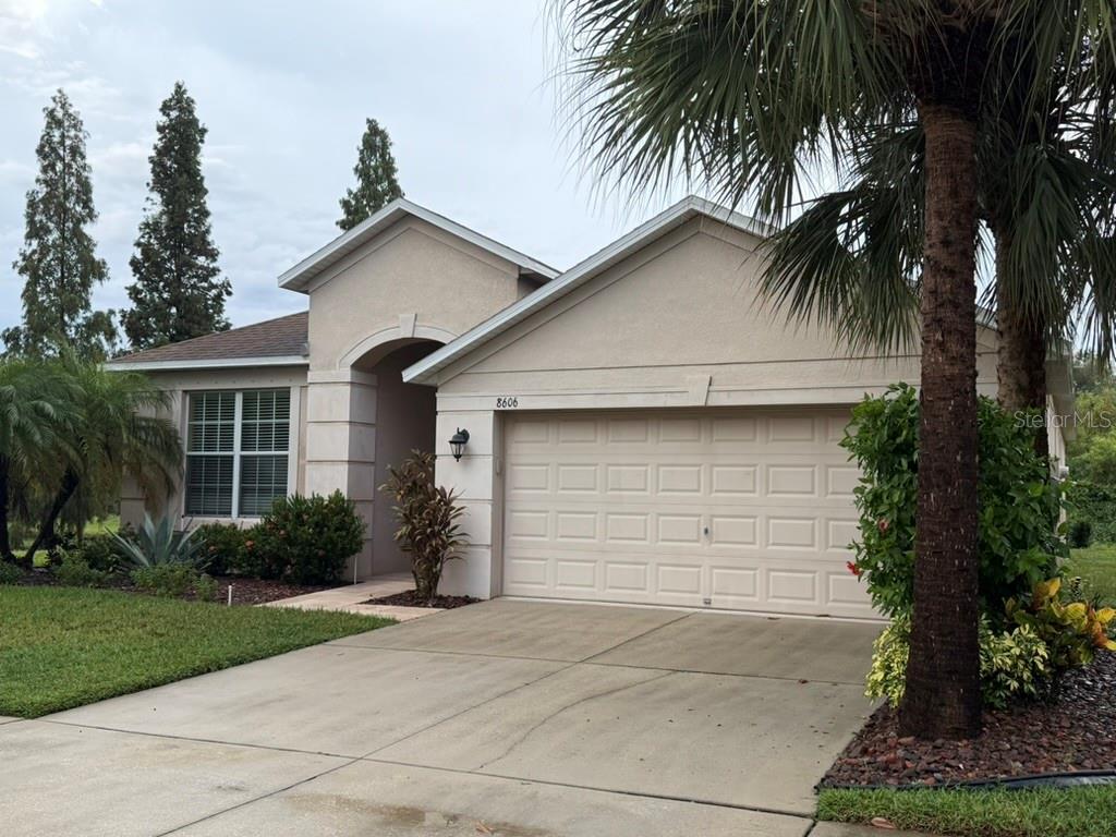 8606 Deep Maple Dr Property Photo 4