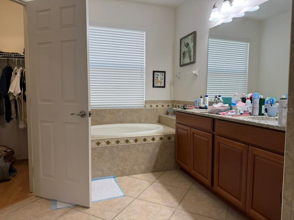 8606 Deep Maple Dr Property Photo 24
