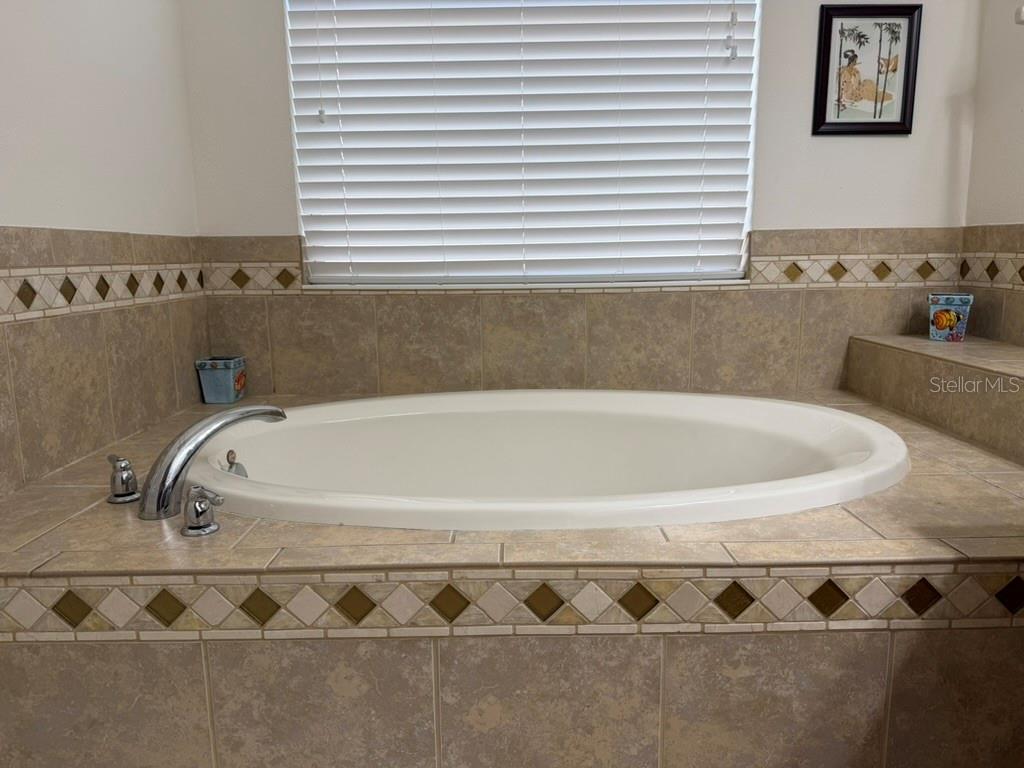 8606 Deep Maple Dr Property Photo 27
