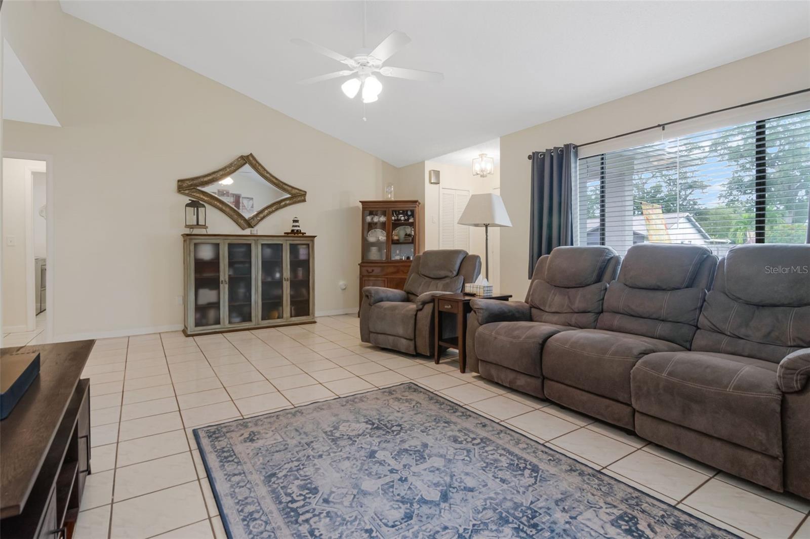 2158 Beverly Ln Property Photo 6
