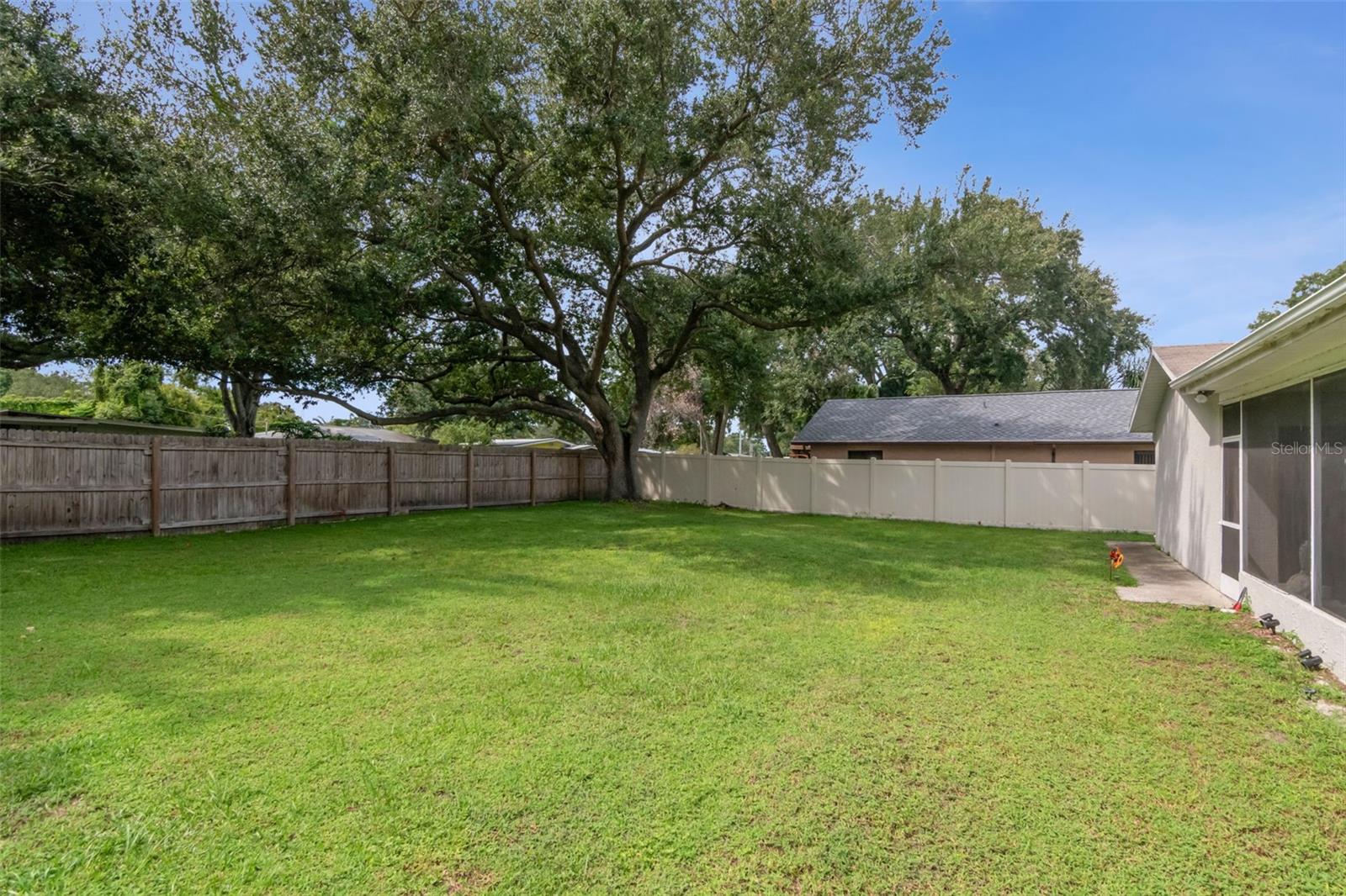 2158 Beverly Ln Property Photo 28