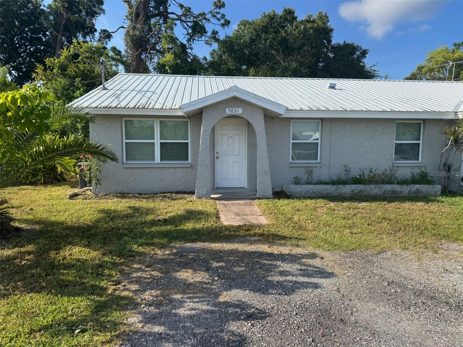 5838 SIESTA LN Property Photo 1