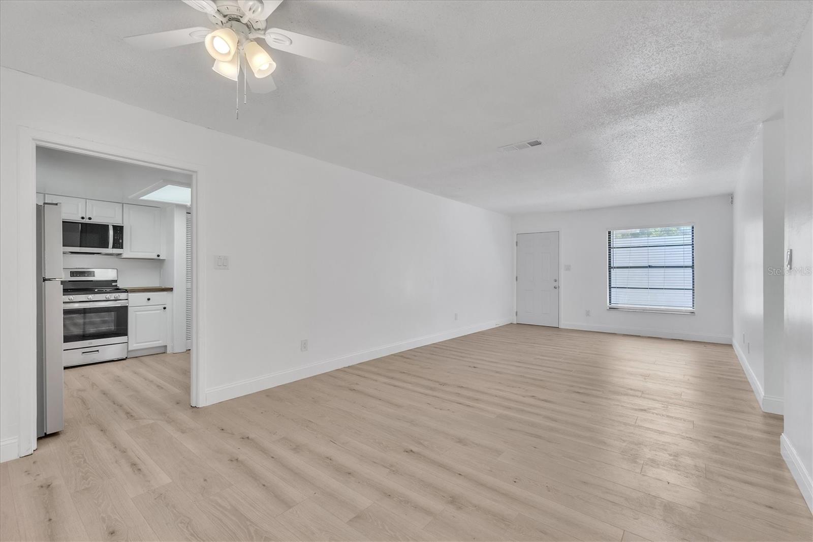 2840 Central Dr Property Photo 6