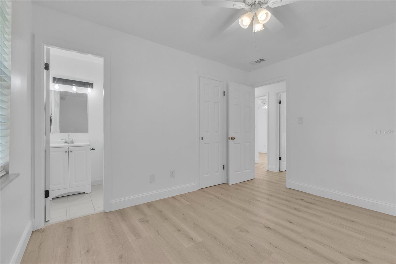 2840 Central Dr Property Photo 14
